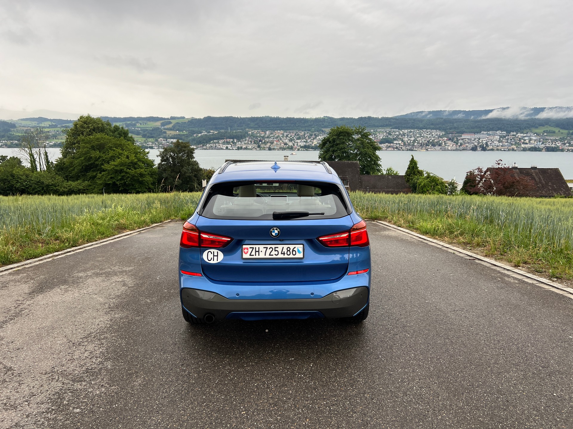 BMW 18i sDrive-image-2