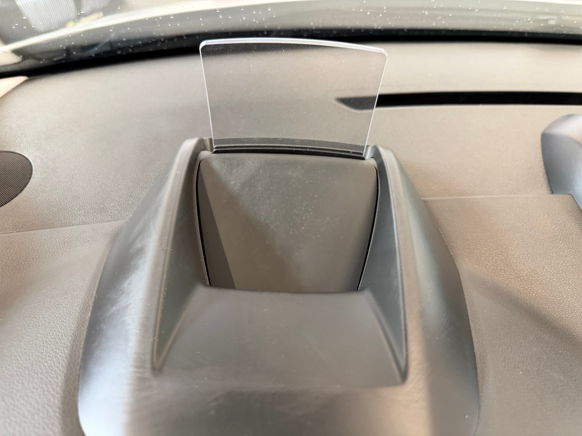 PEUGEOT 3008 1.2 Pure Tech Allure-image-23