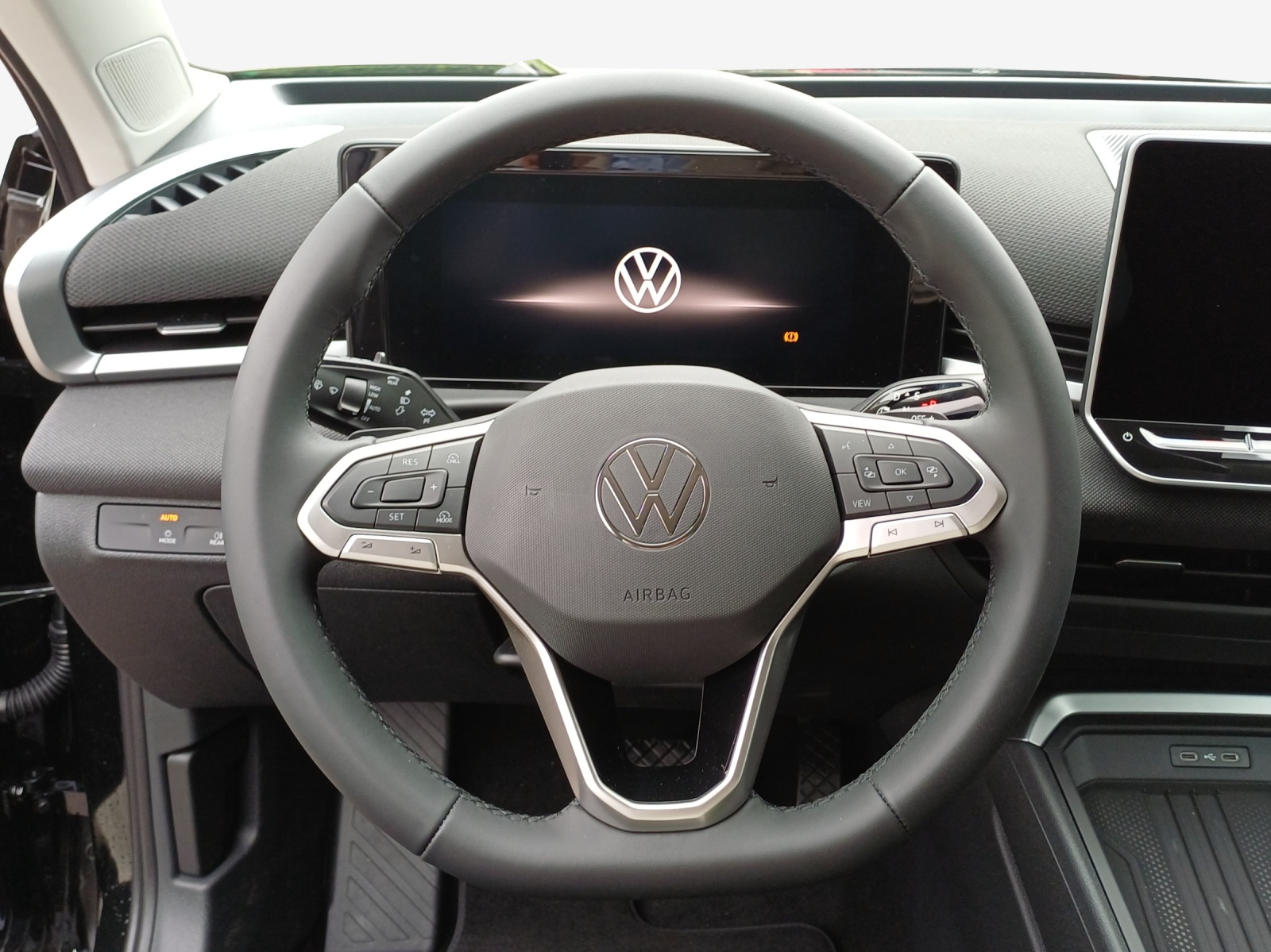 VW T-Roc 1.5 eTSI mHEV Trend DSG-image-9