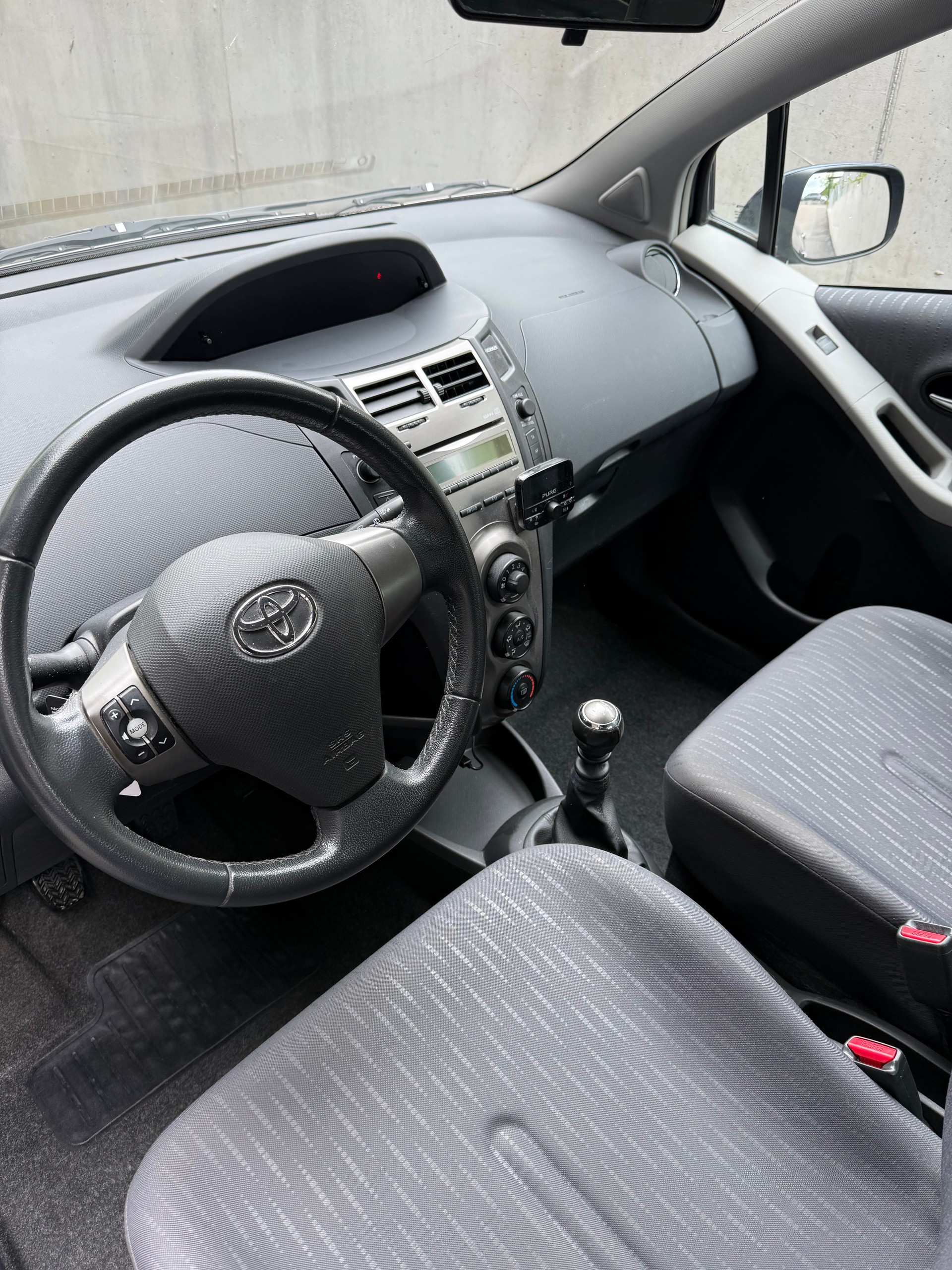 TOYOTA Yaris 1.33 Linea Sol-image-7