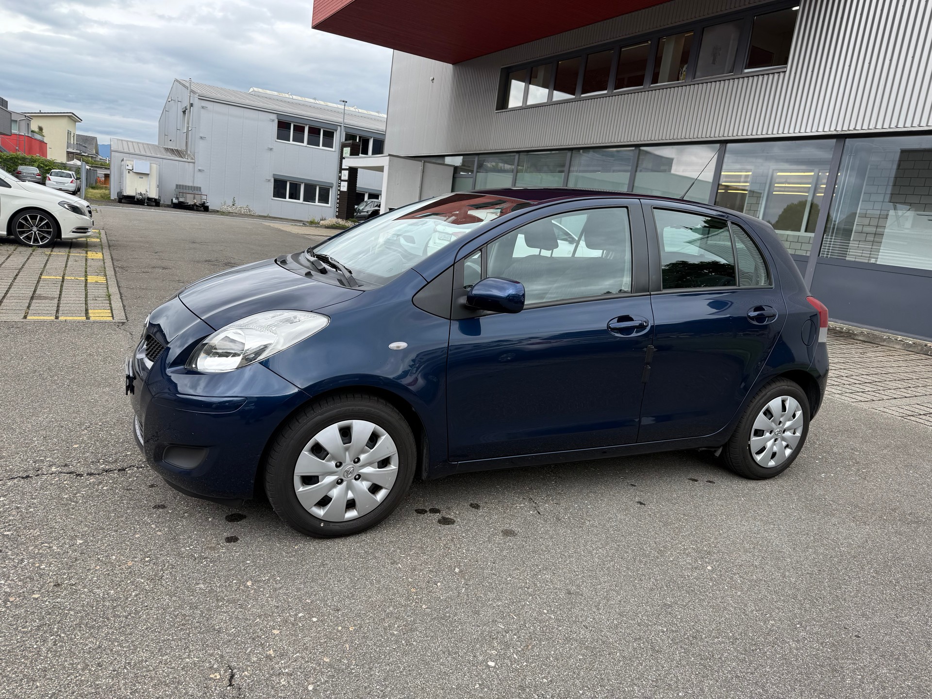TOYOTA Yaris 1.33 Linea Sol-image-2