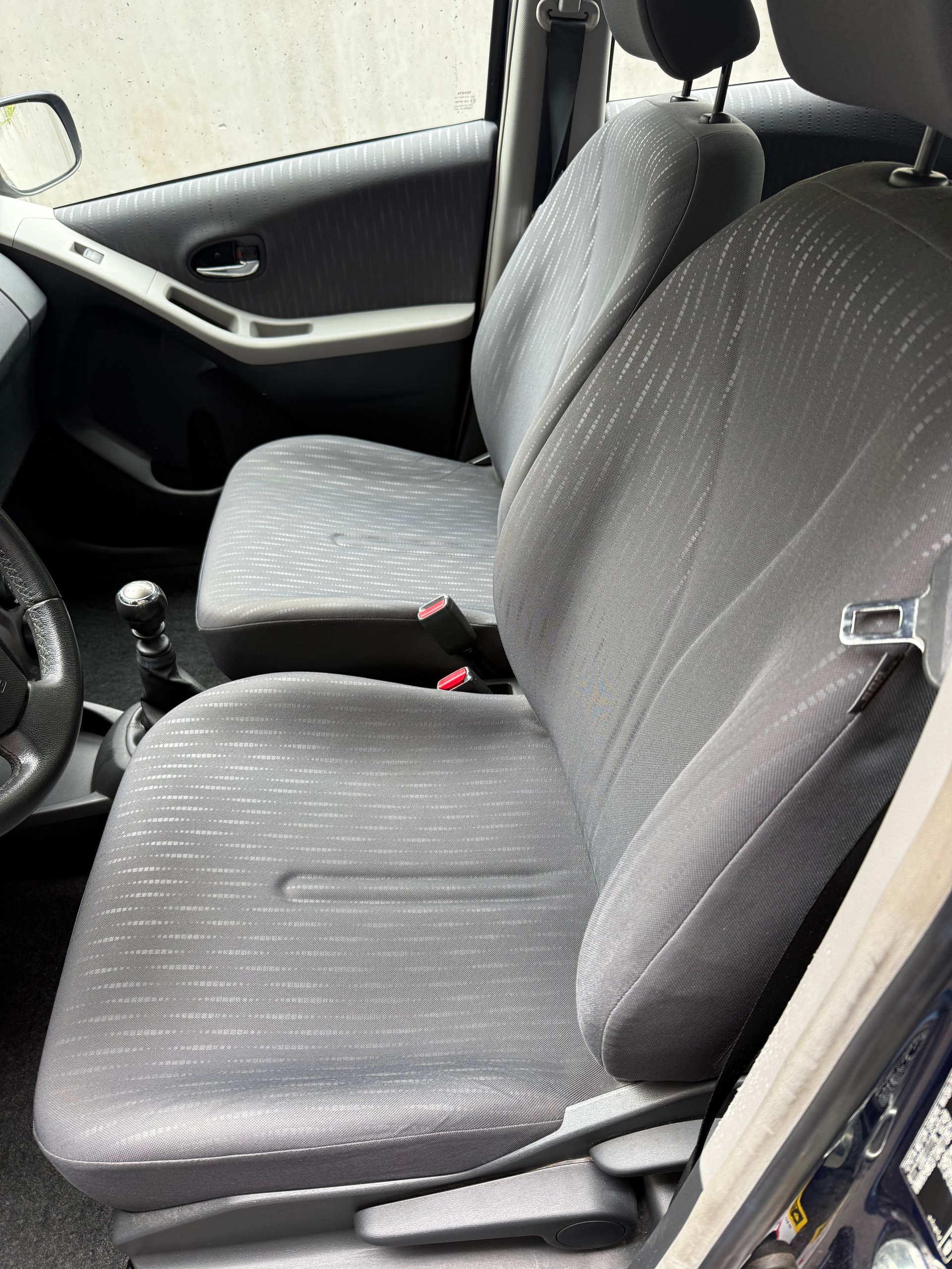 TOYOTA Yaris 1.33 Linea Sol-image-6