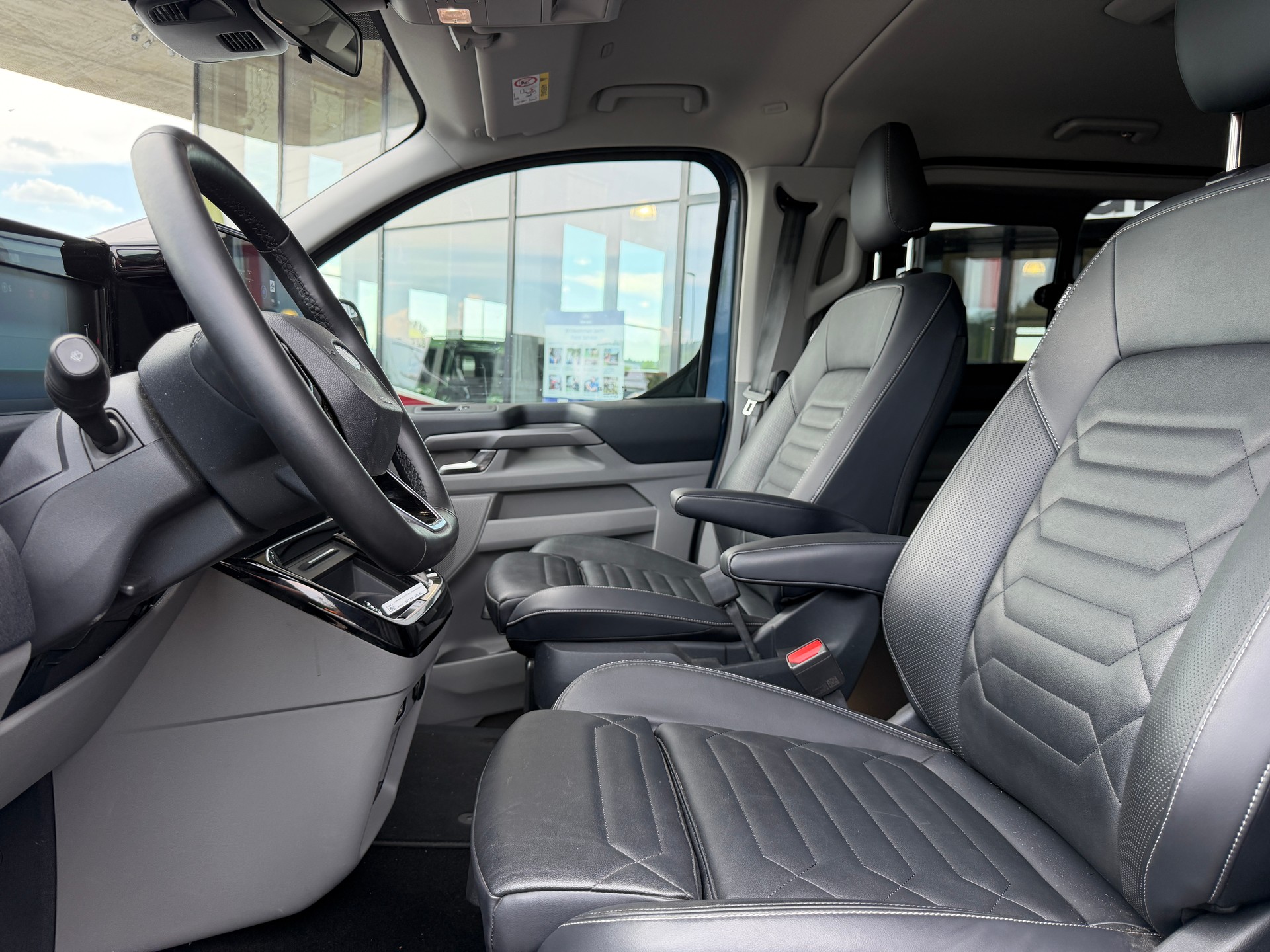 FORD Tourneo Bus 340 L1H1 PHEV Titanium X 2024-image-7