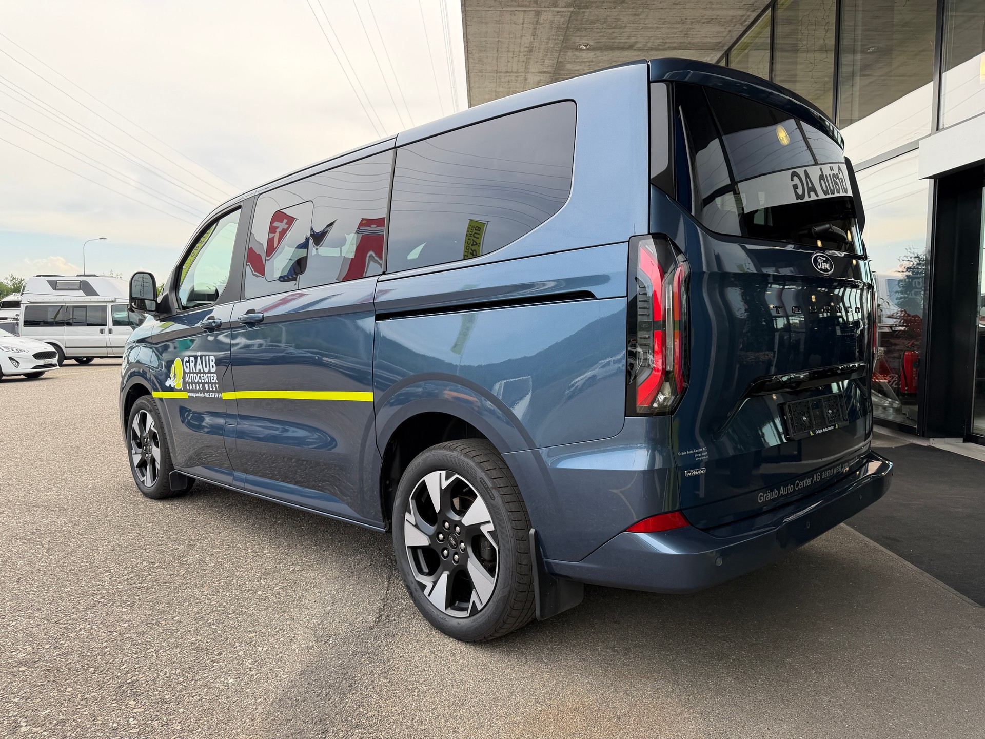FORD Tourneo Bus 340 L1H1 PHEV Titanium X 2024-image-4