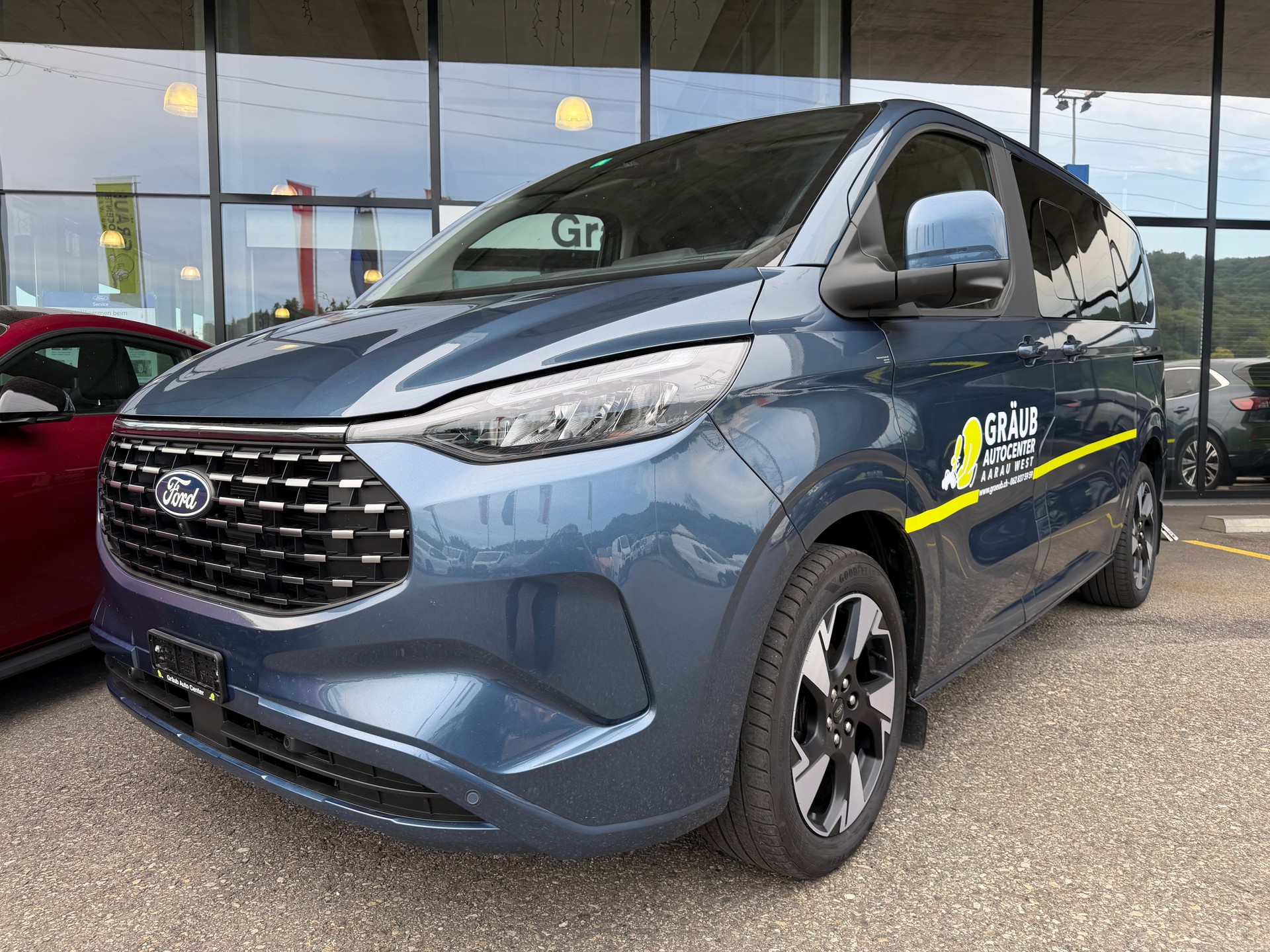 FORD Tourneo Bus 340 L1H1 PHEV Titanium X 2024-image-0