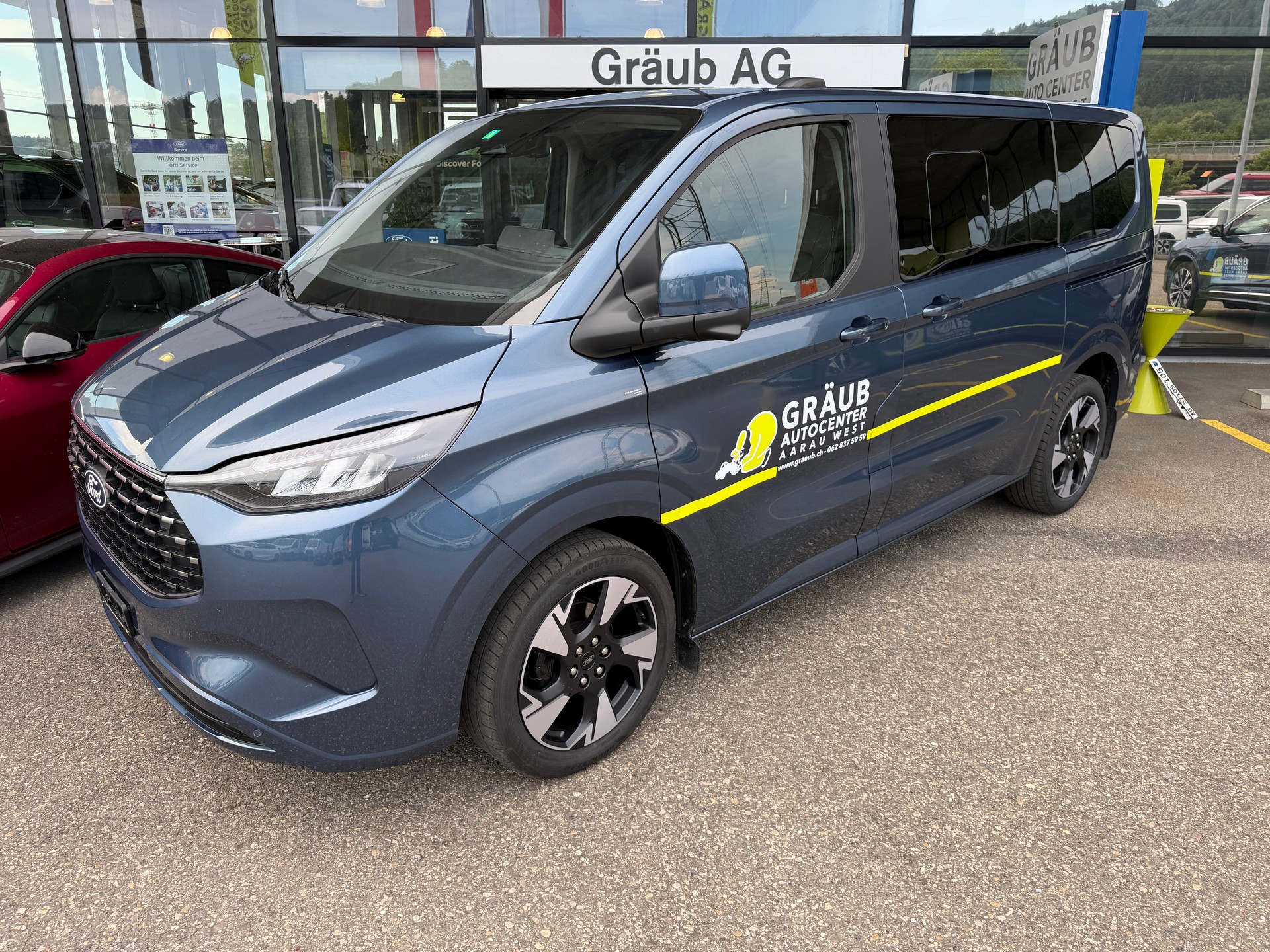 FORD Tourneo Bus 340 L1H1 PHEV Titanium X 2024-image-2