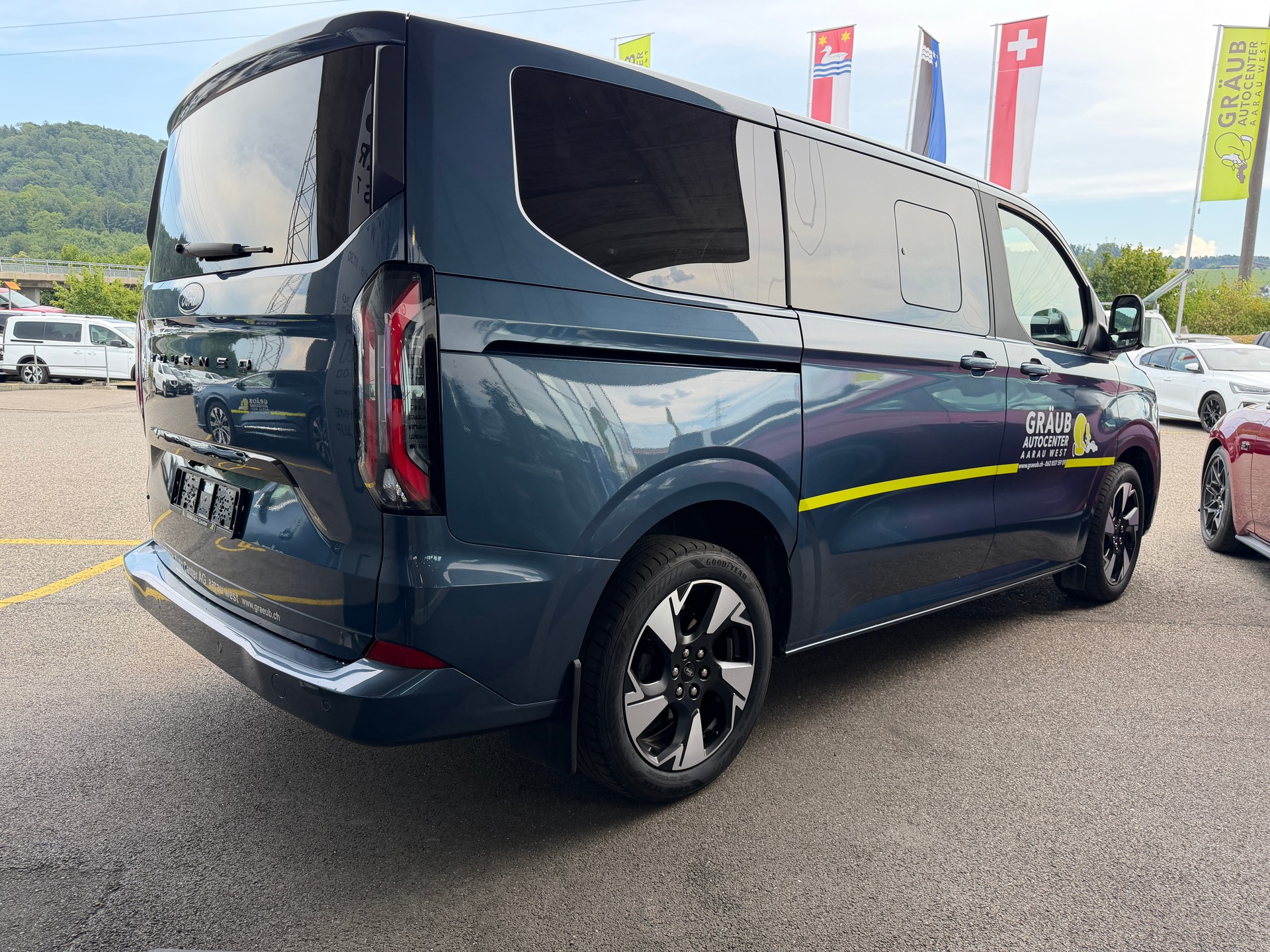 FORD Tourneo Bus 340 L1H1 PHEV Titanium X 2024-image-5