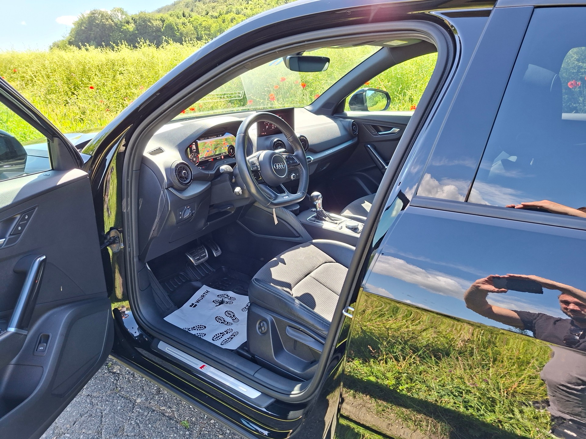 AUDI Q2 2.0 TFSI quattro S-tronic-image-8