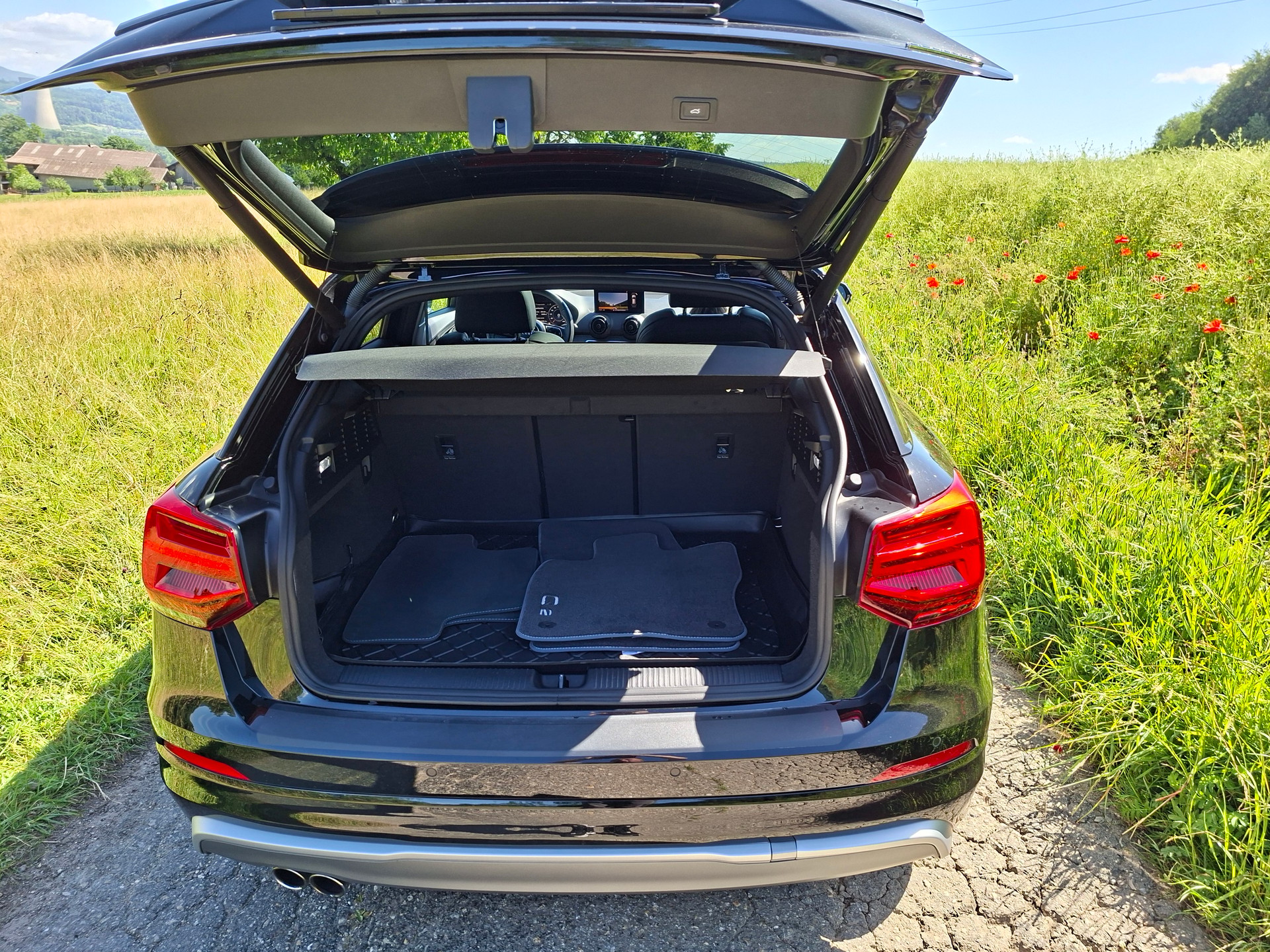 AUDI Q2 2.0 TFSI quattro S-tronic-image-17