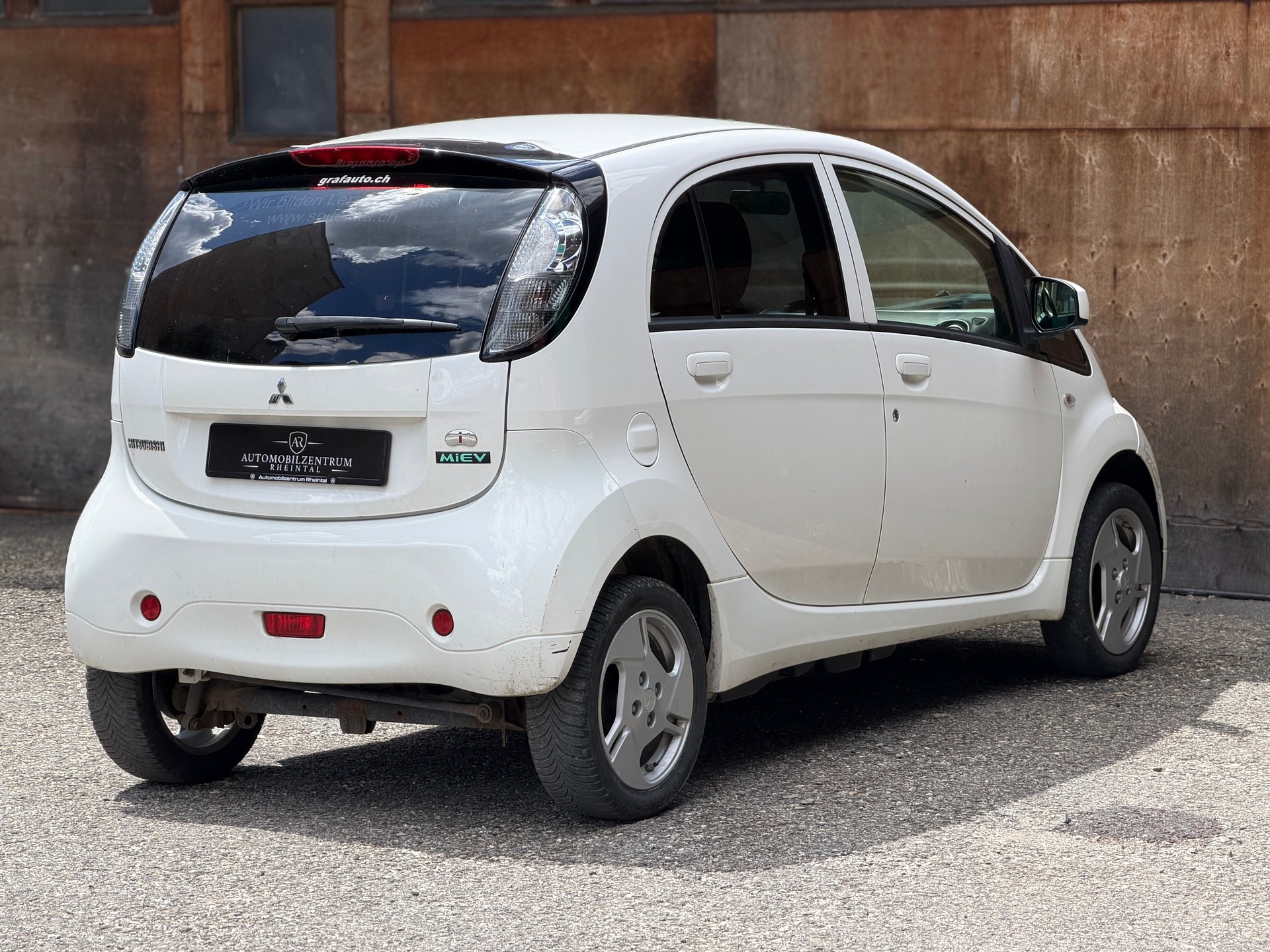 MITSUBISHI i MiEV-image-4