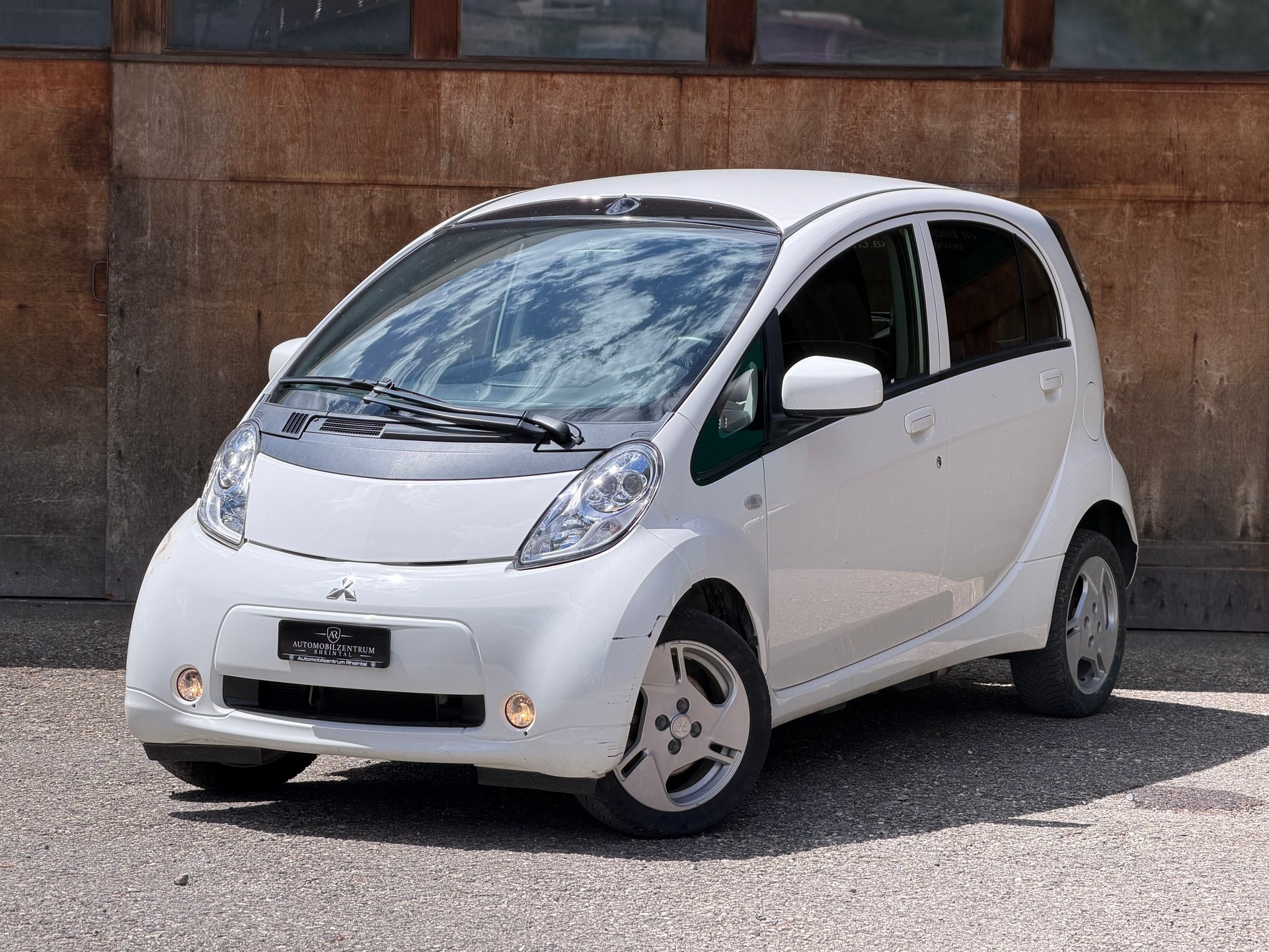 MITSUBISHI i MiEV