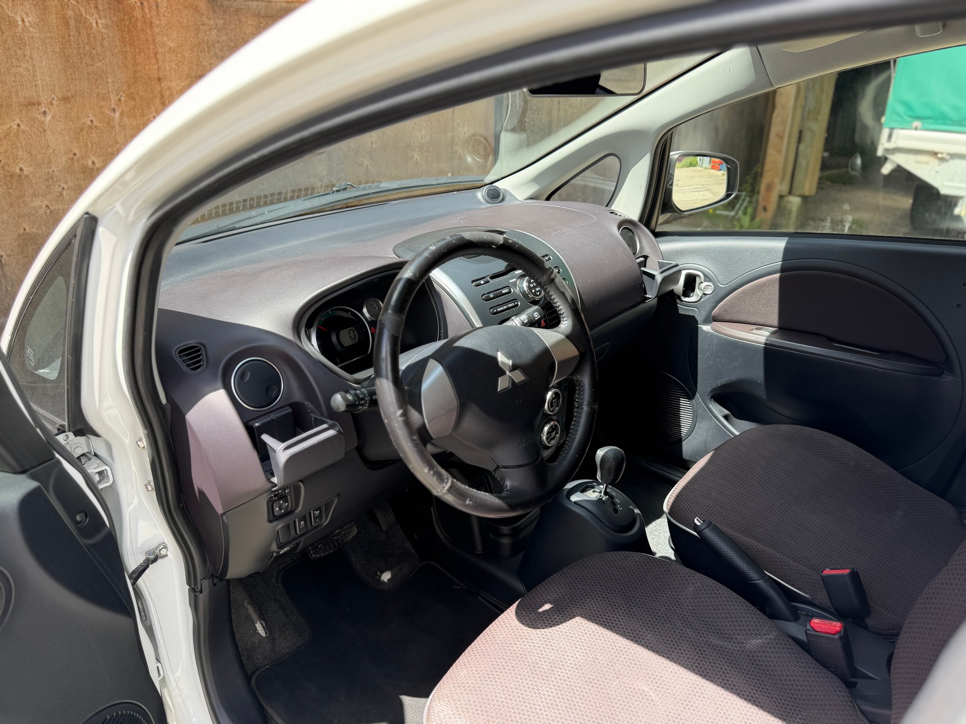 MITSUBISHI i MiEV-image-8