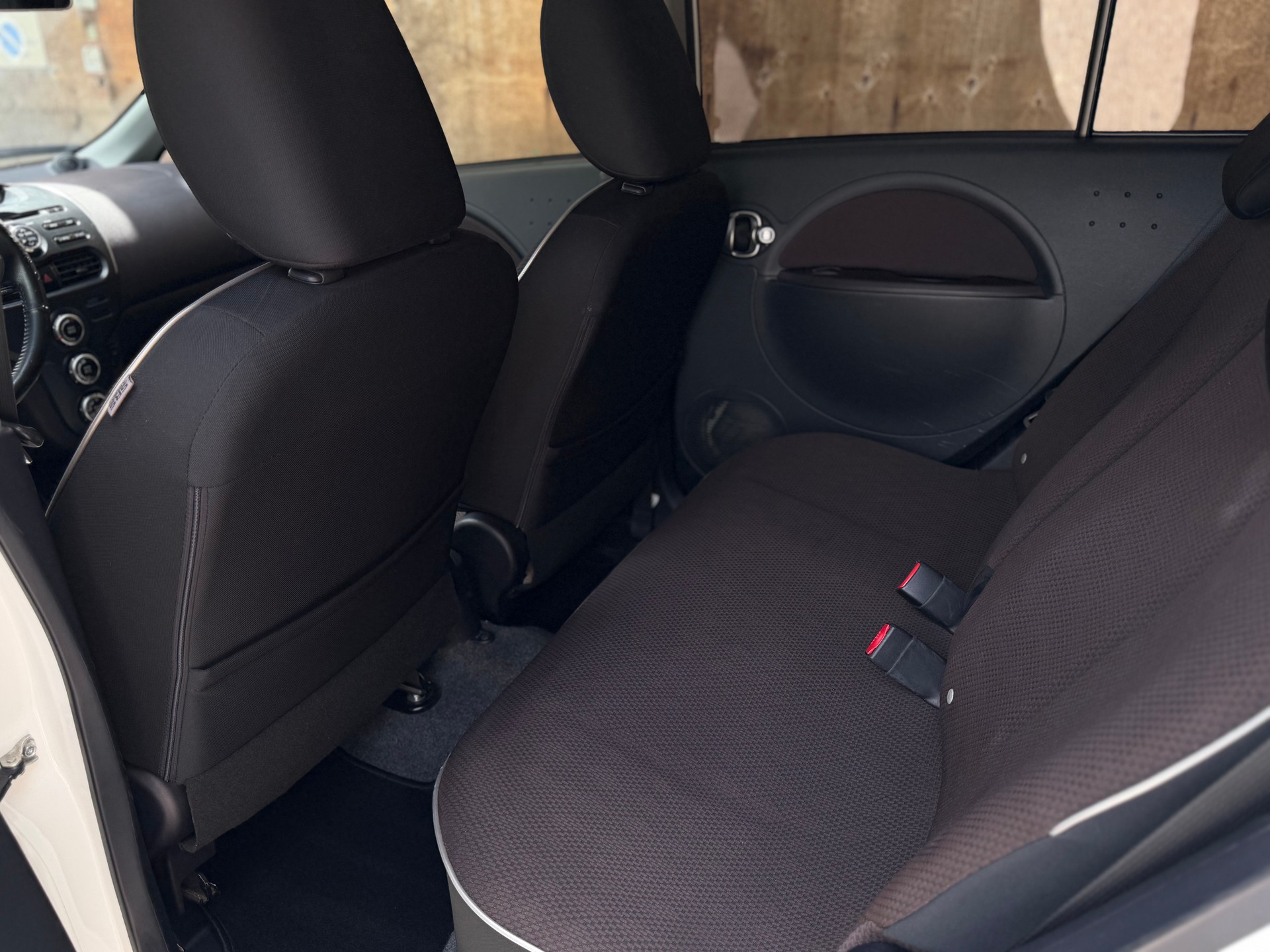 MITSUBISHI i MiEV-image-9
