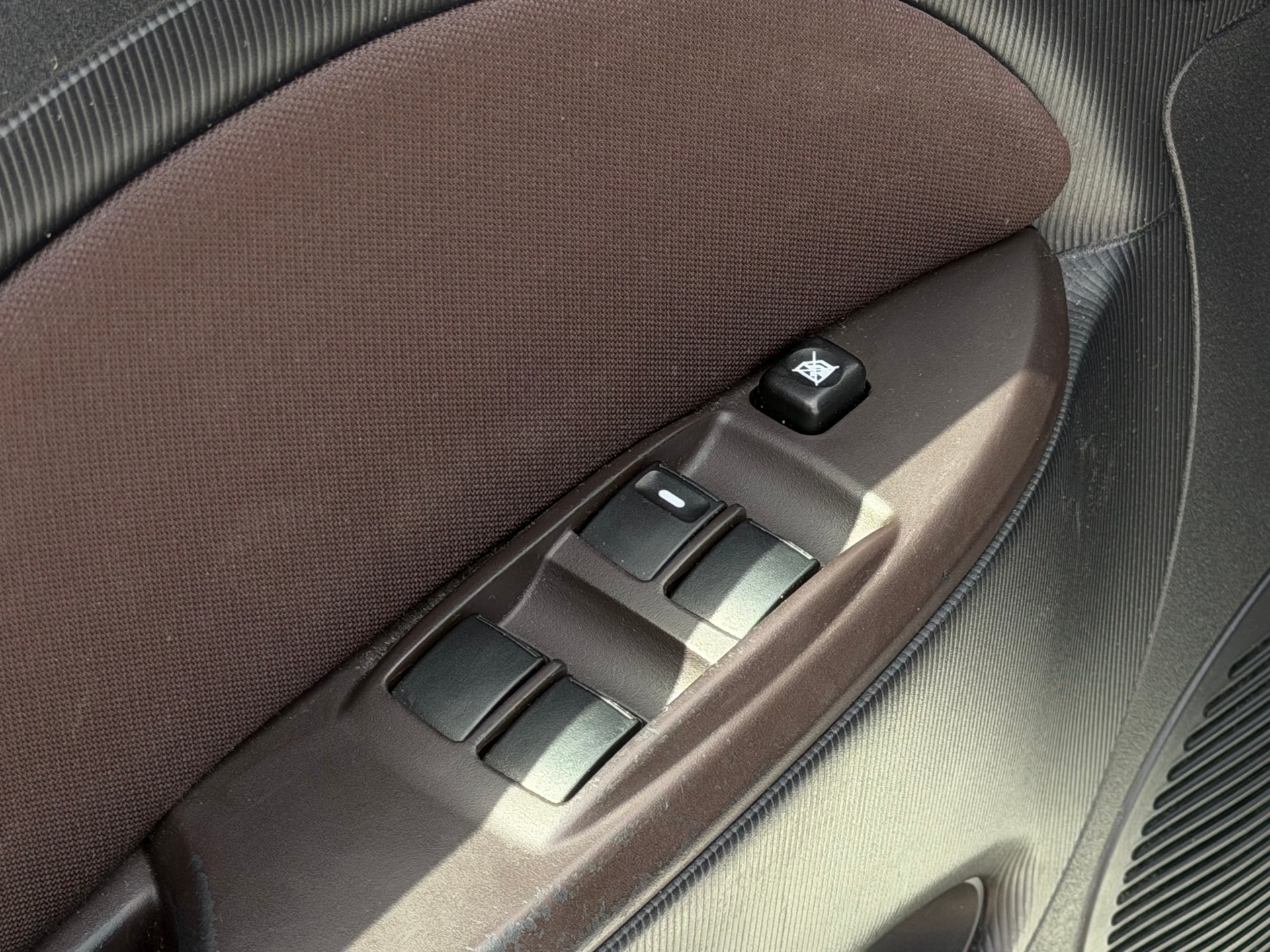 MITSUBISHI i MiEV-image-13