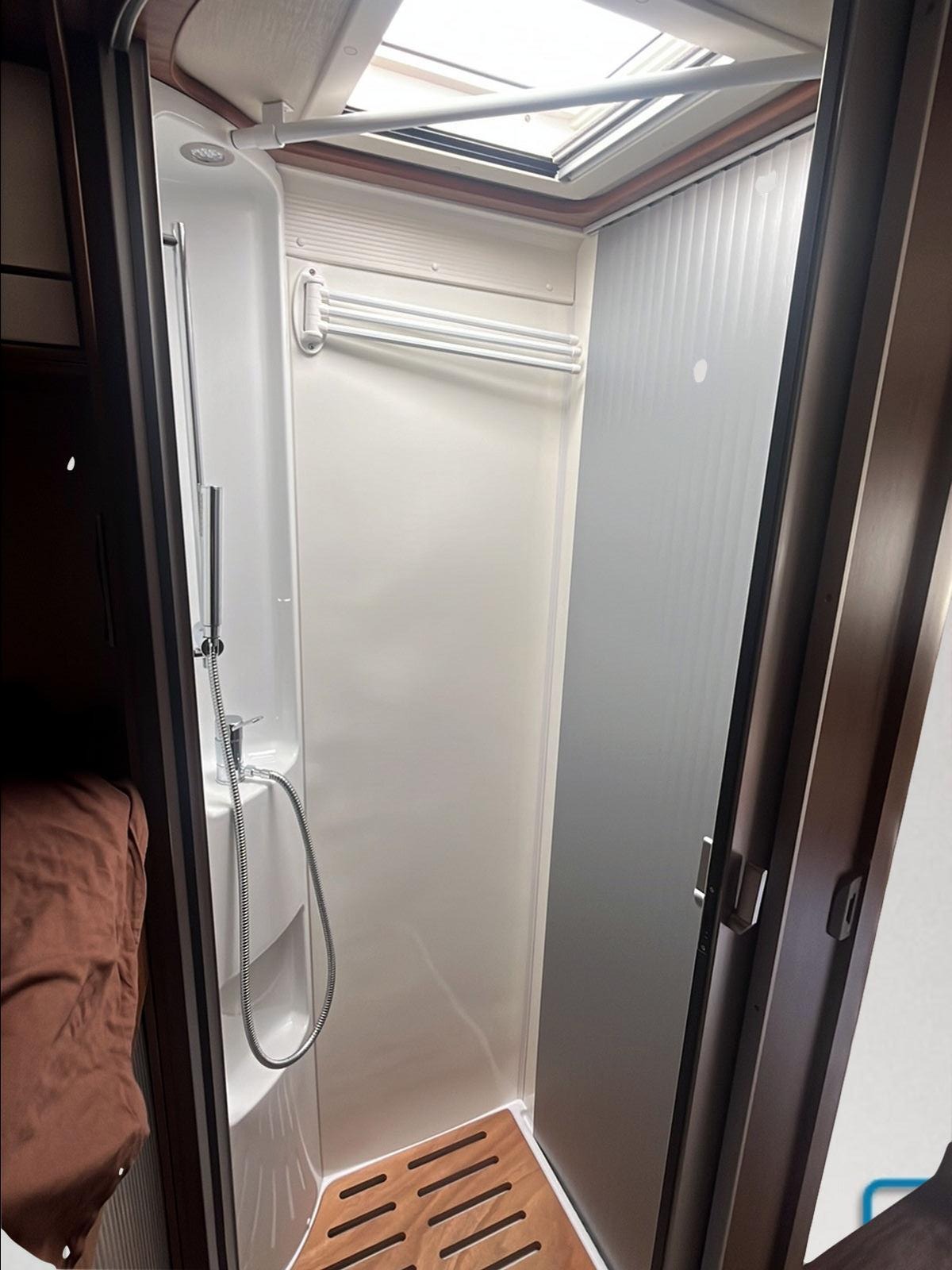 HYMER B 680 StarLine-image-12