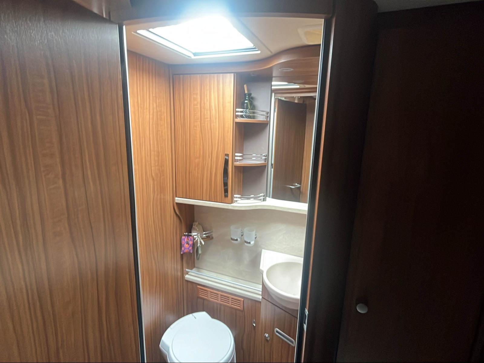 HYMER B 680 StarLine-image-9