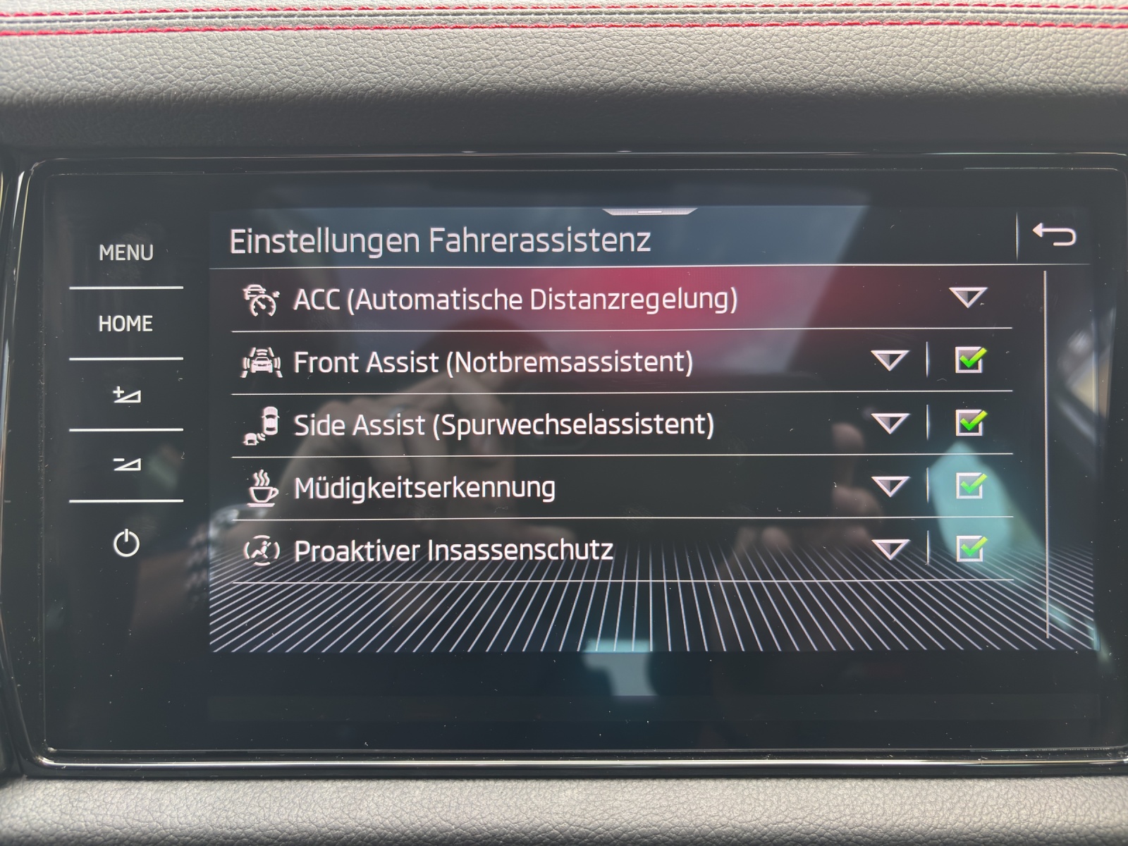 SKODA Kodiaq 2.0 TSI 4x4 RS mit AHK, Standheizung & Panorama-Ausstell-/Schiebedach-image-24