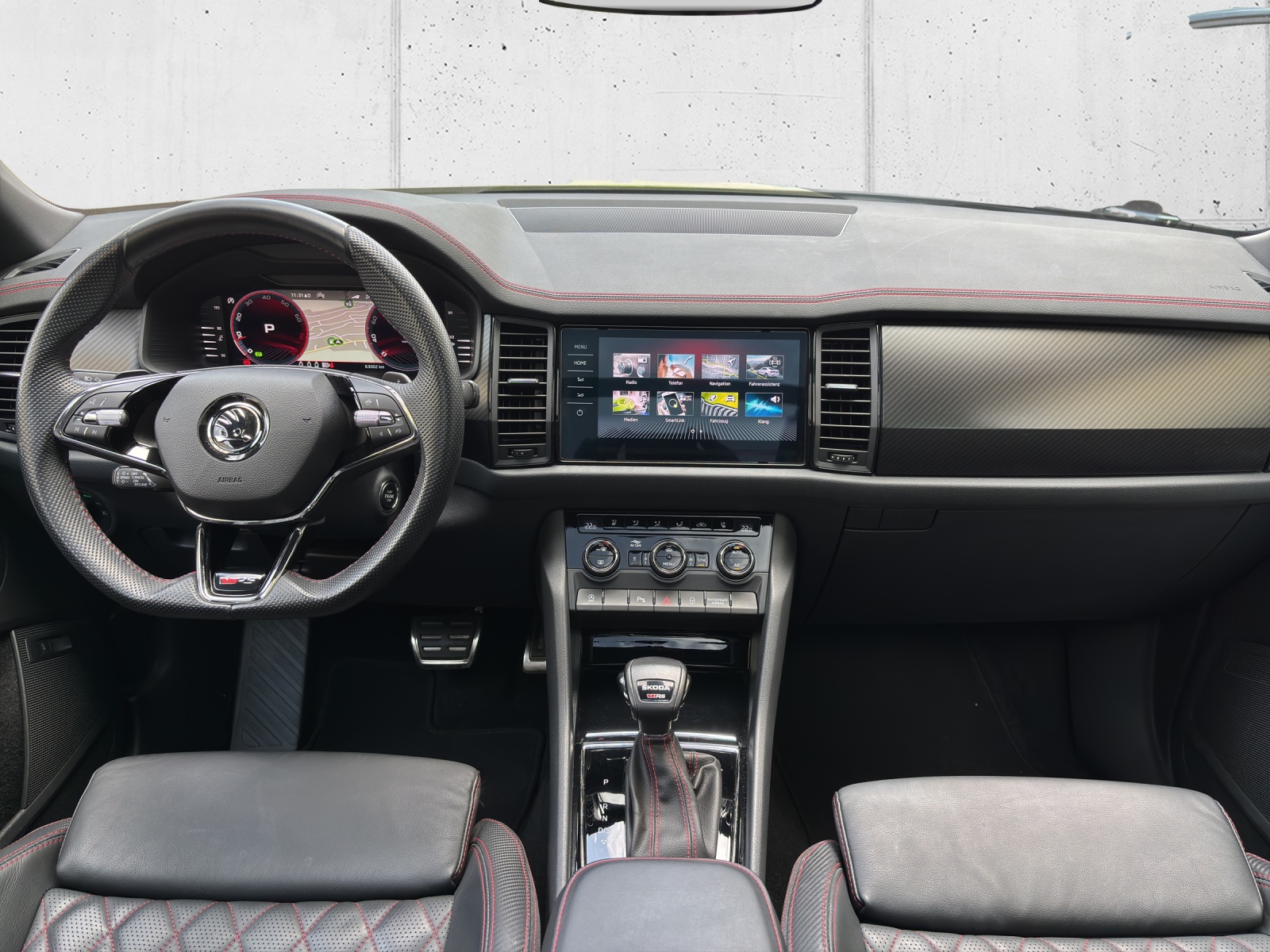 SKODA Kodiaq 2.0 TSI 4x4 RS mit AHK, Standheizung & Panorama-Ausstell-/Schiebedach-image-12