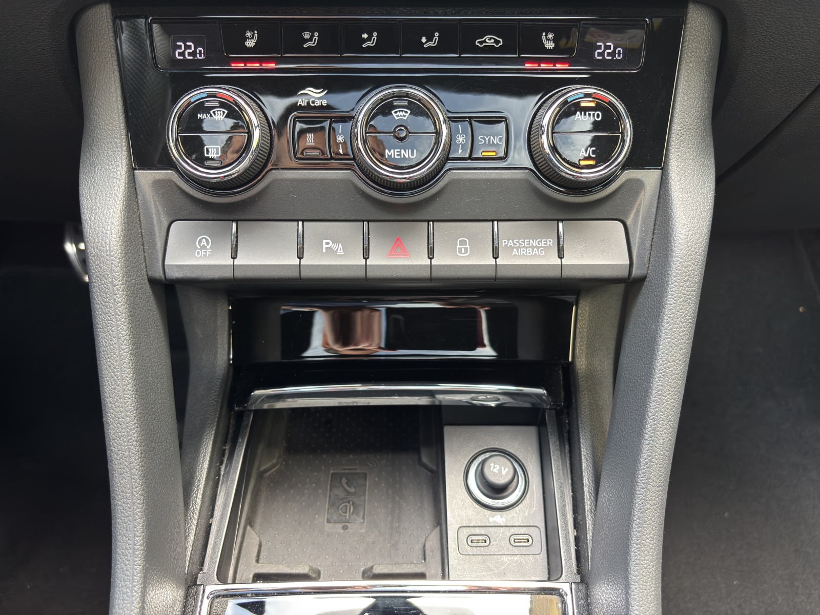 SKODA Kodiaq 2.0 TSI 4x4 RS mit AHK, Standheizung & Panorama-Ausstell-/Schiebedach-image-17