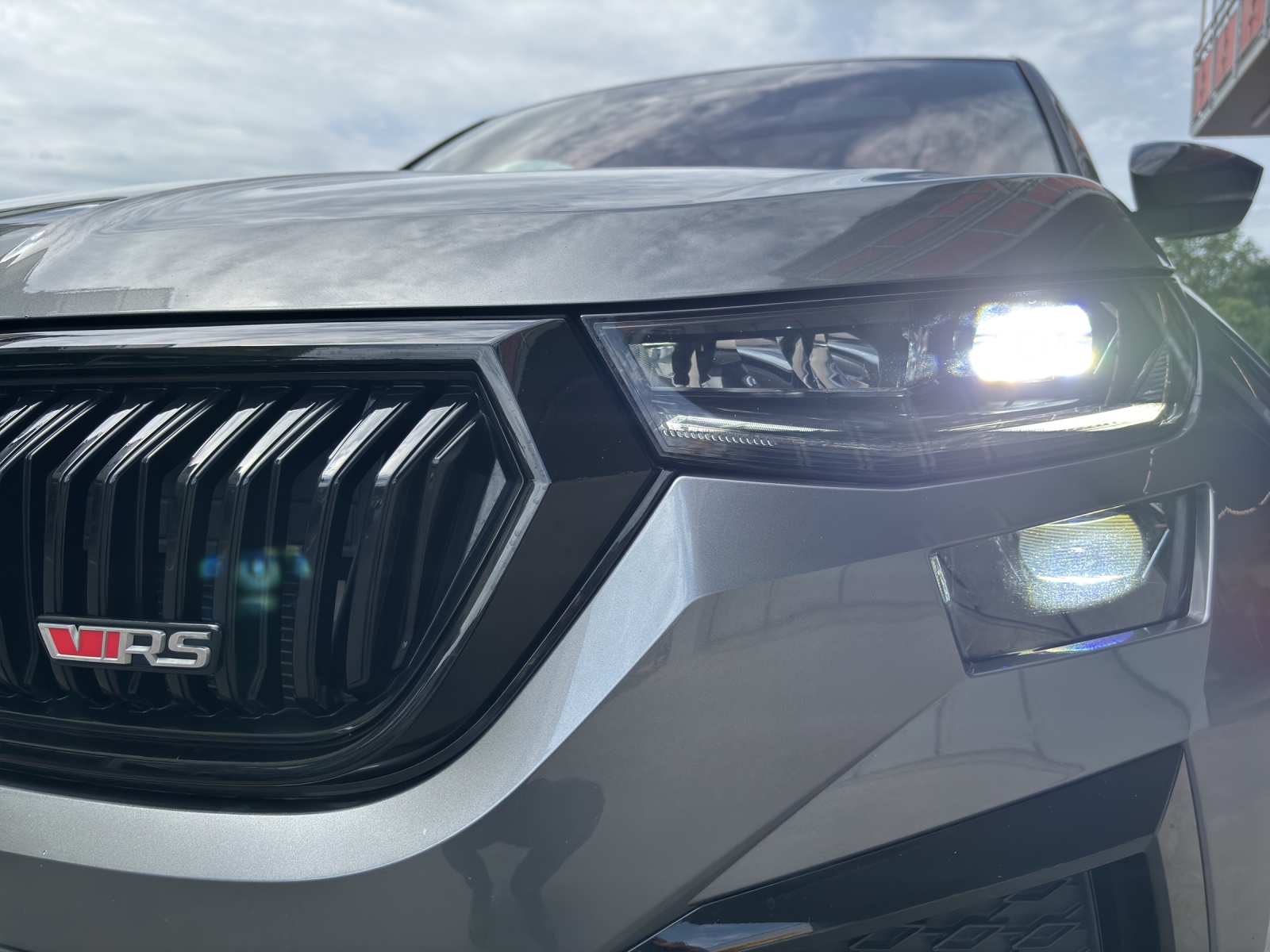 SKODA Kodiaq 2.0 TSI 4x4 RS mit AHK, Standheizung & Panorama-Ausstell-/Schiebedach-image-10