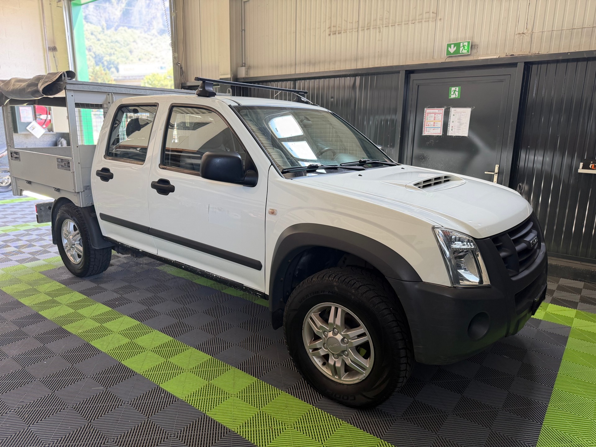 ISUZU D-MAX CrewCab LS 3.0 4x4-image-3