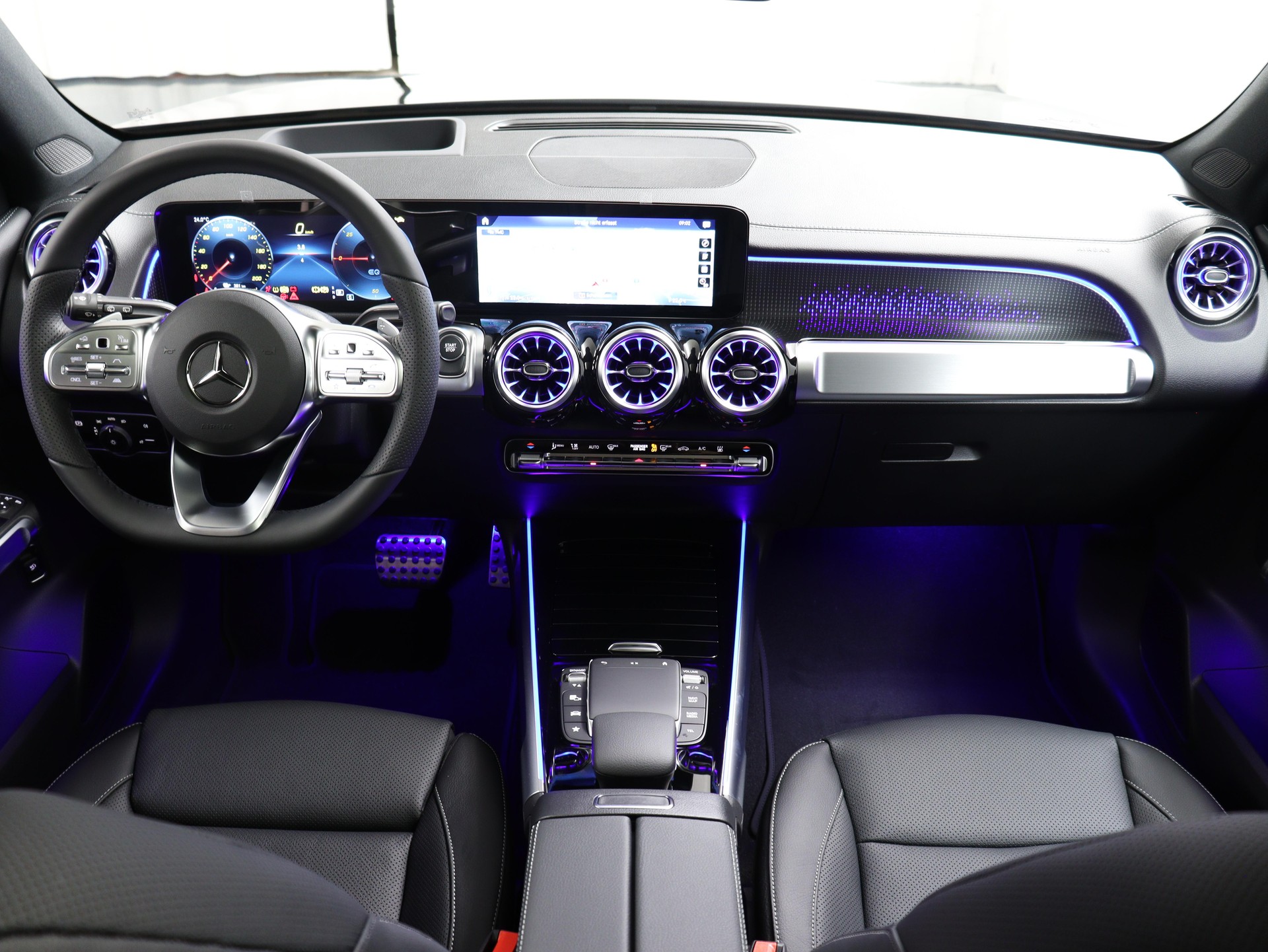 MERCEDES-BENZ EQB 350 Swiss Star AMG Line 4matic-image-8