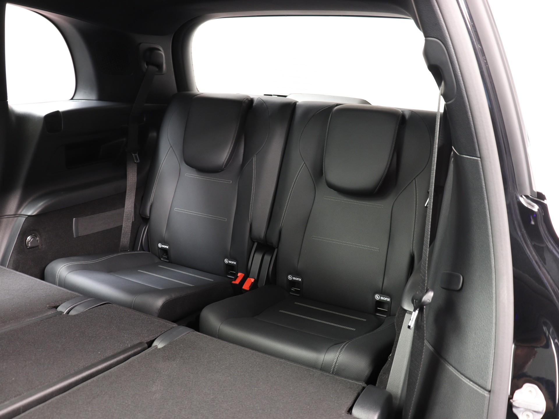 MERCEDES-BENZ EQB 350 Swiss Star AMG Line 4matic-image-11