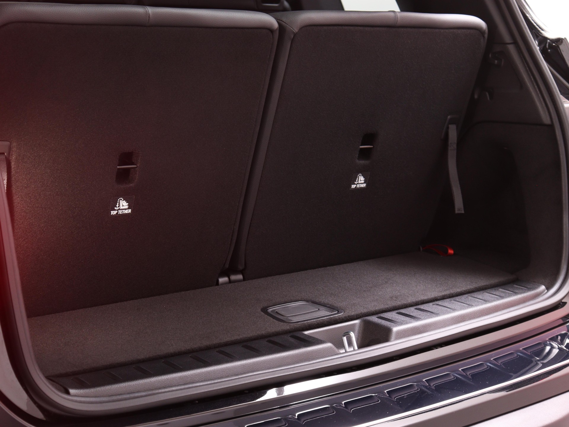MERCEDES-BENZ EQB 350 Swiss Star AMG Line 4matic-image-6
