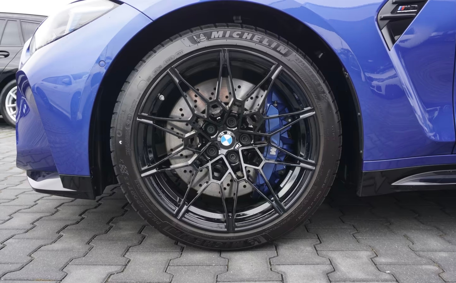 BMW M3 Competition xDrive-image-3