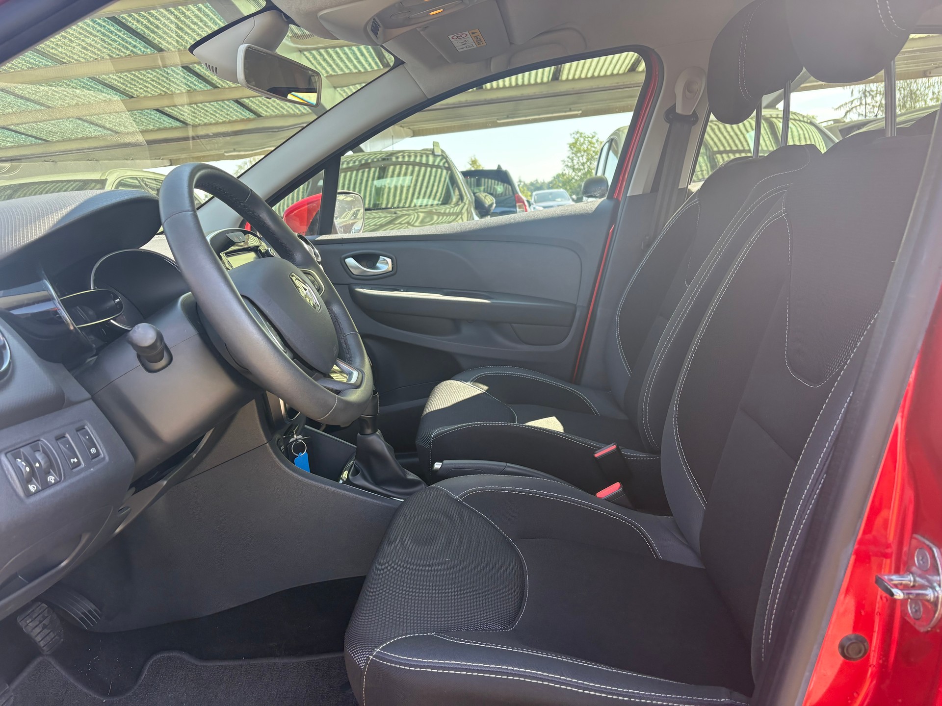 RENAULT Clio 0.9 12V Intens-image-7