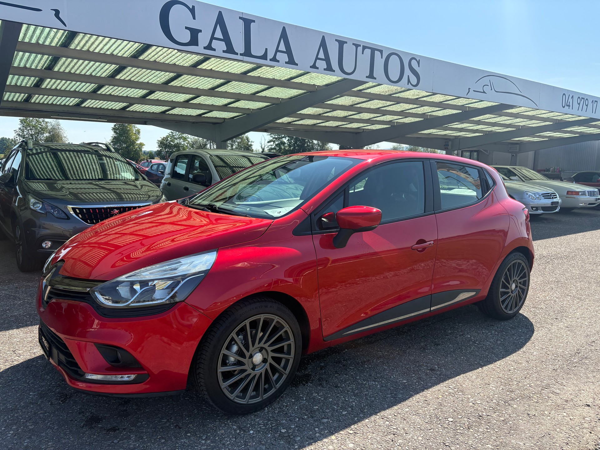 RENAULT Clio 0.9 12V Intens-image-0