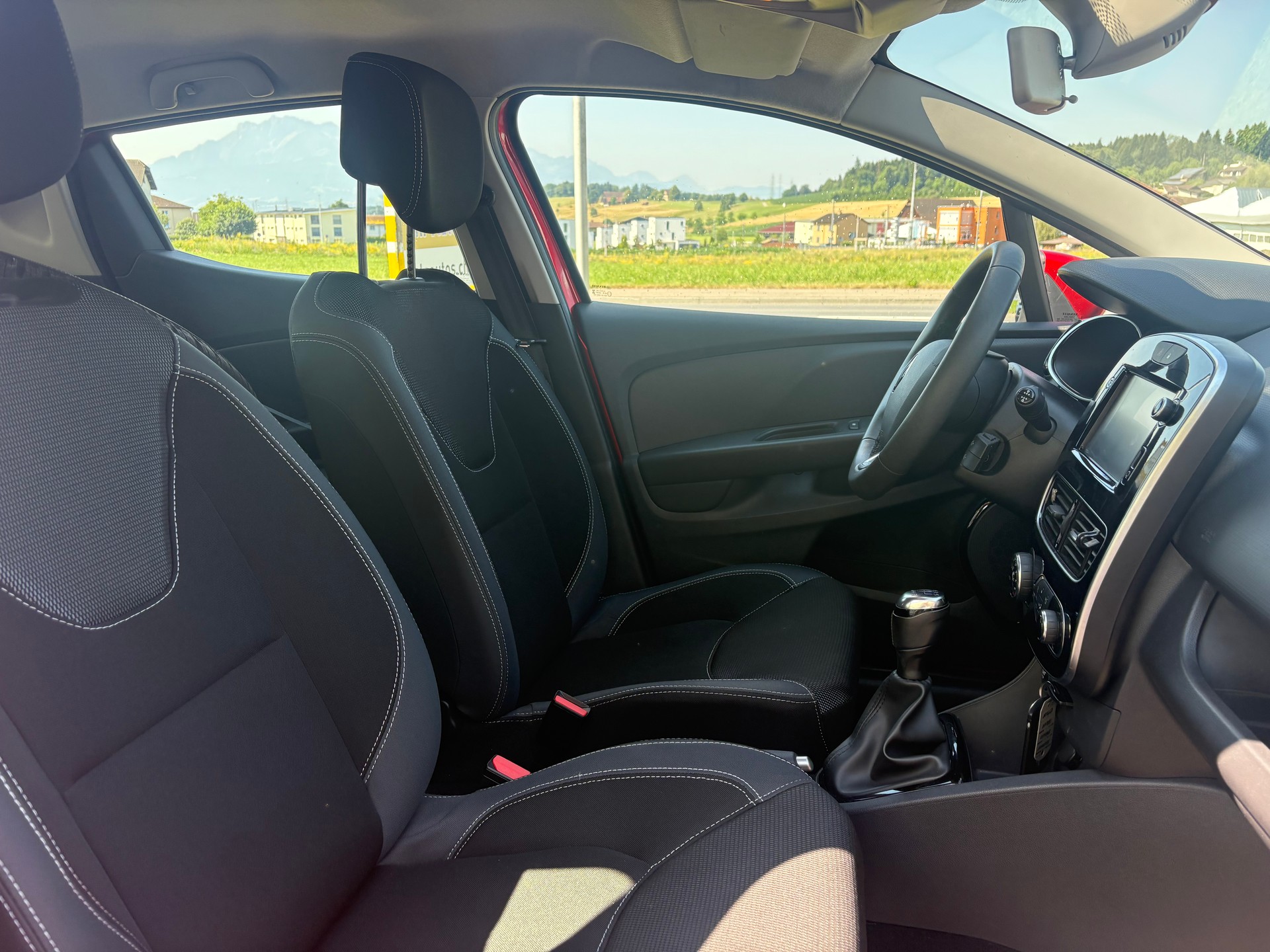 RENAULT Clio 0.9 12V Intens-image-10