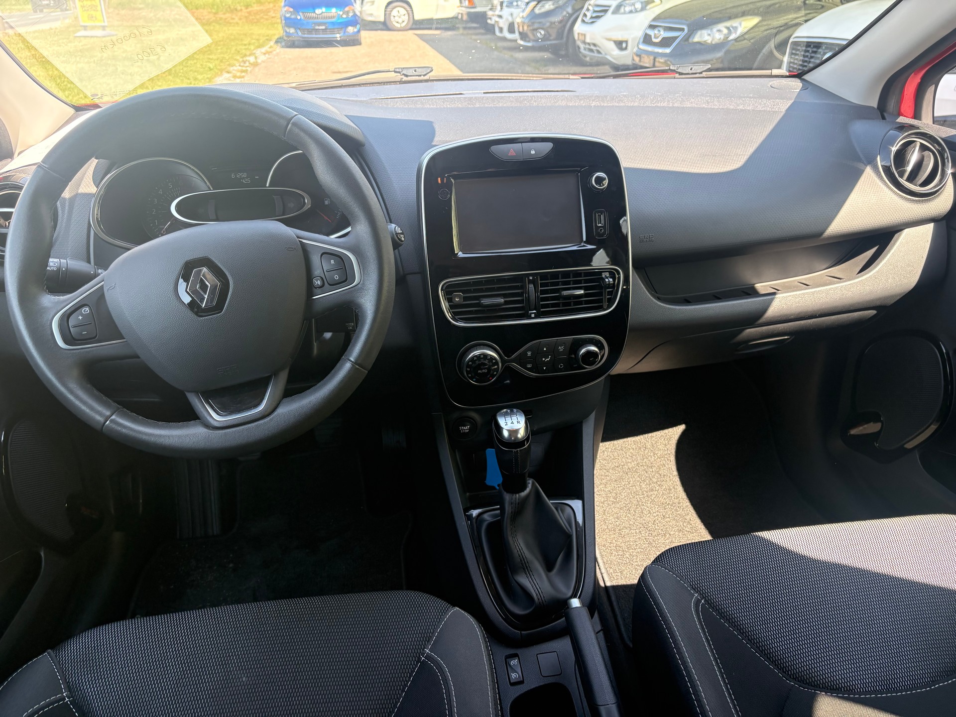 RENAULT Clio 0.9 12V Intens-image-11