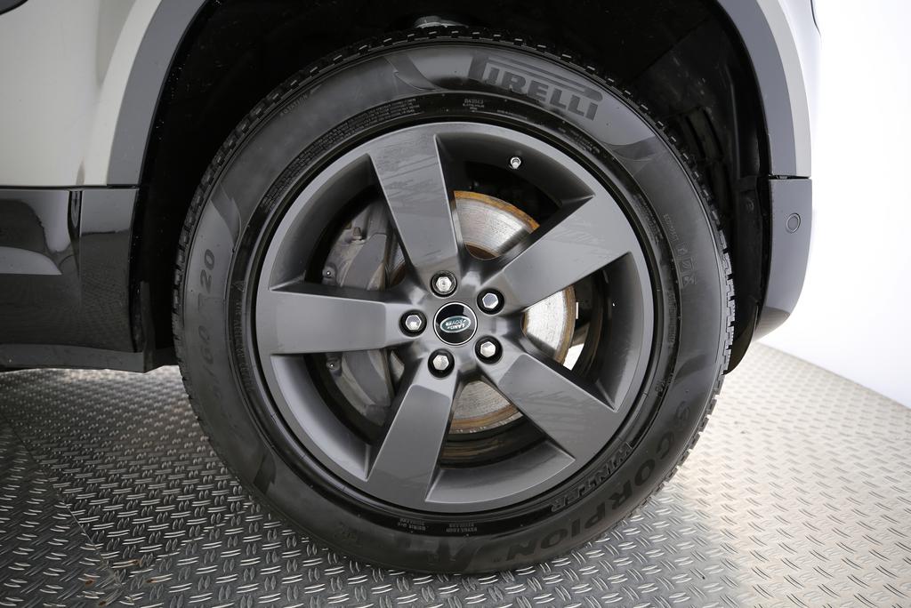LAND ROVER Defender 110 3.0 D I6 250 X-Dynamic SE-image-11
