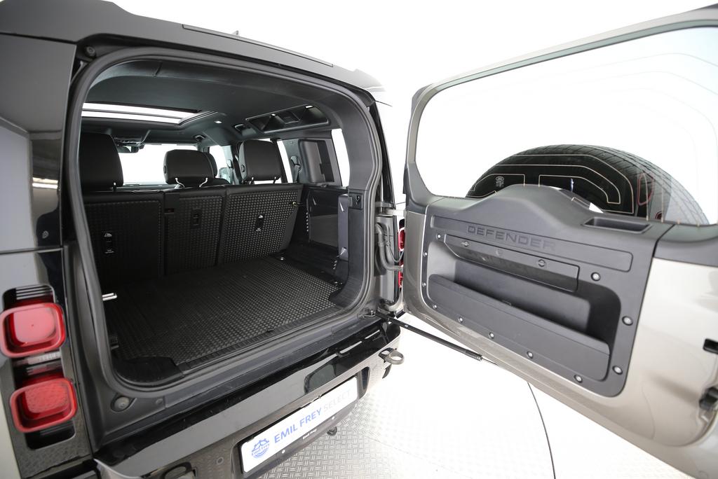 LAND ROVER Defender 110 3.0 D I6 250 X-Dynamic SE-image-12