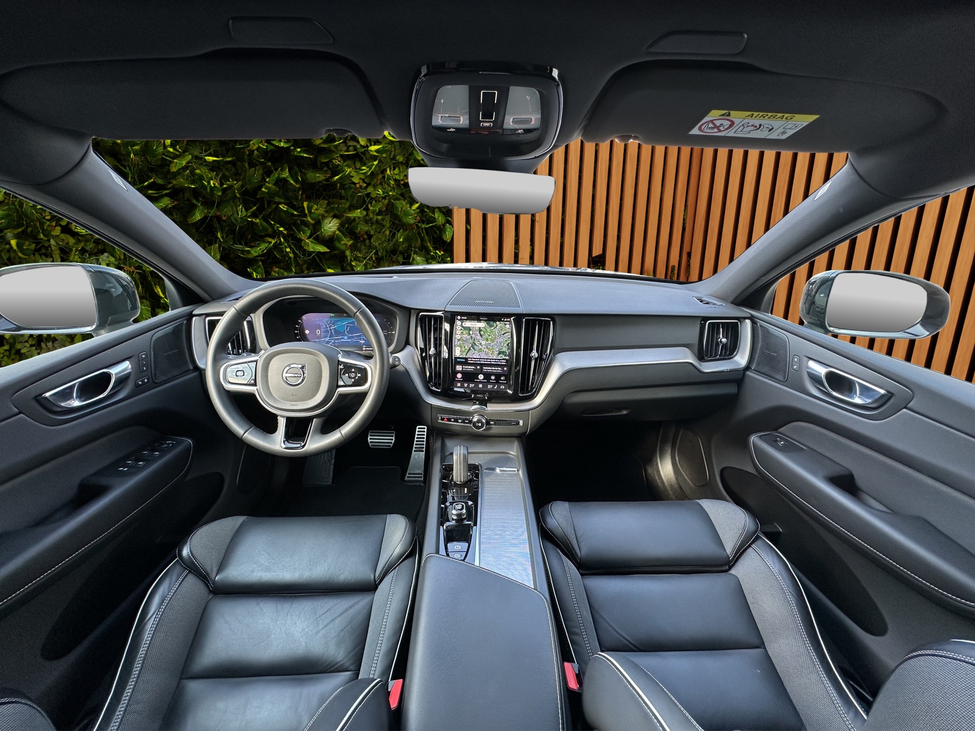 VOLVO XC60 2.0 T8 TE R-Design eAWD-image-8