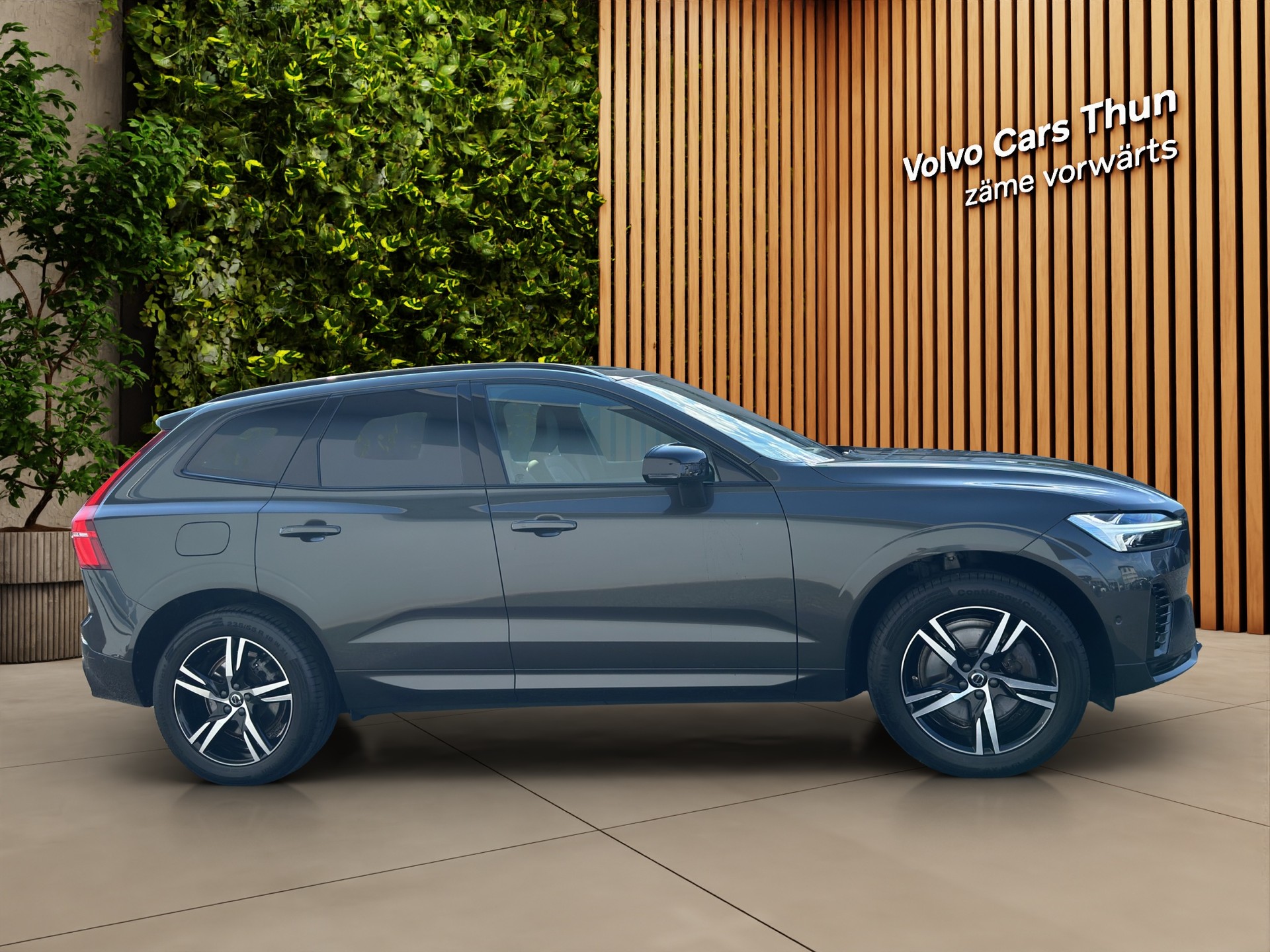 VOLVO XC60 2.0 T8 TE R-Design eAWD-showroom-element-3