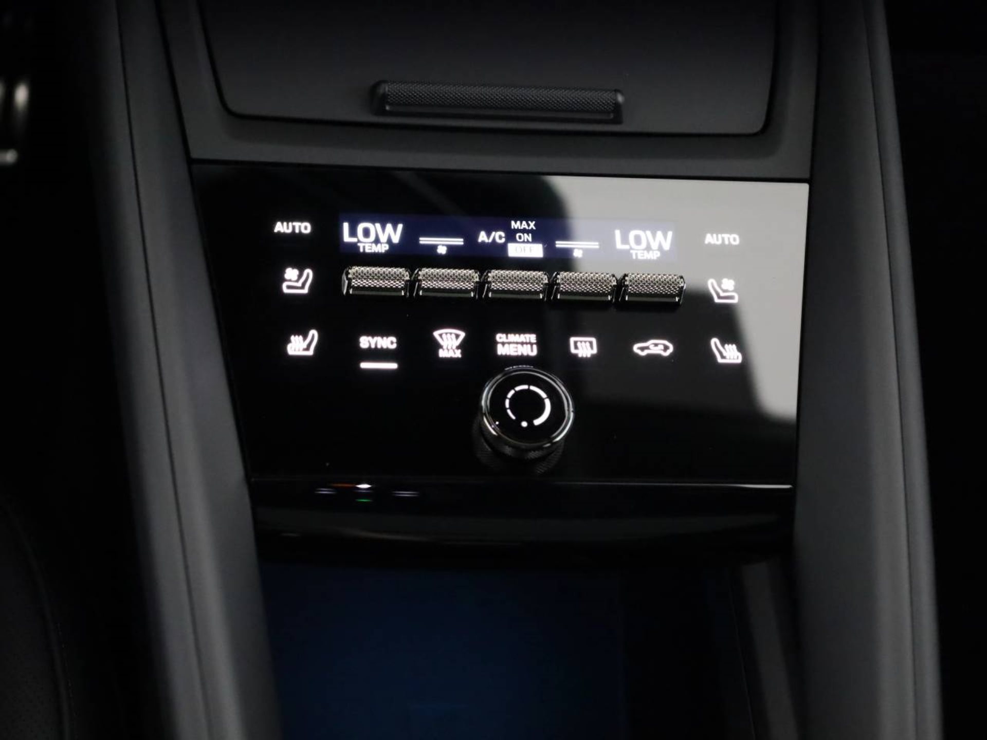 PORSCHE Macan Turbo-image-13