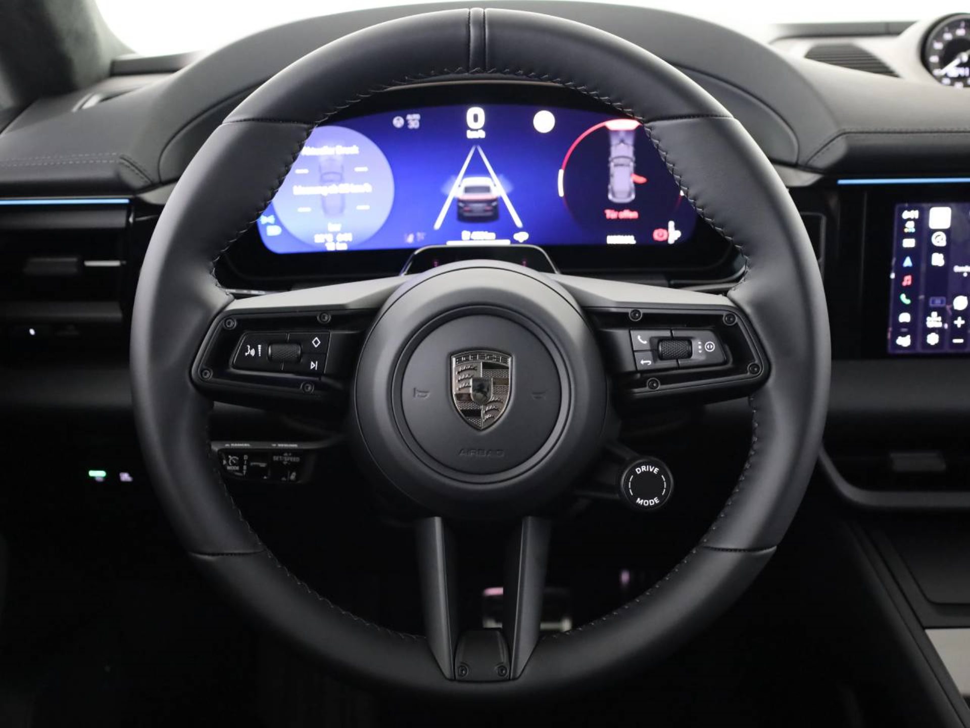 PORSCHE Macan Turbo-image-3