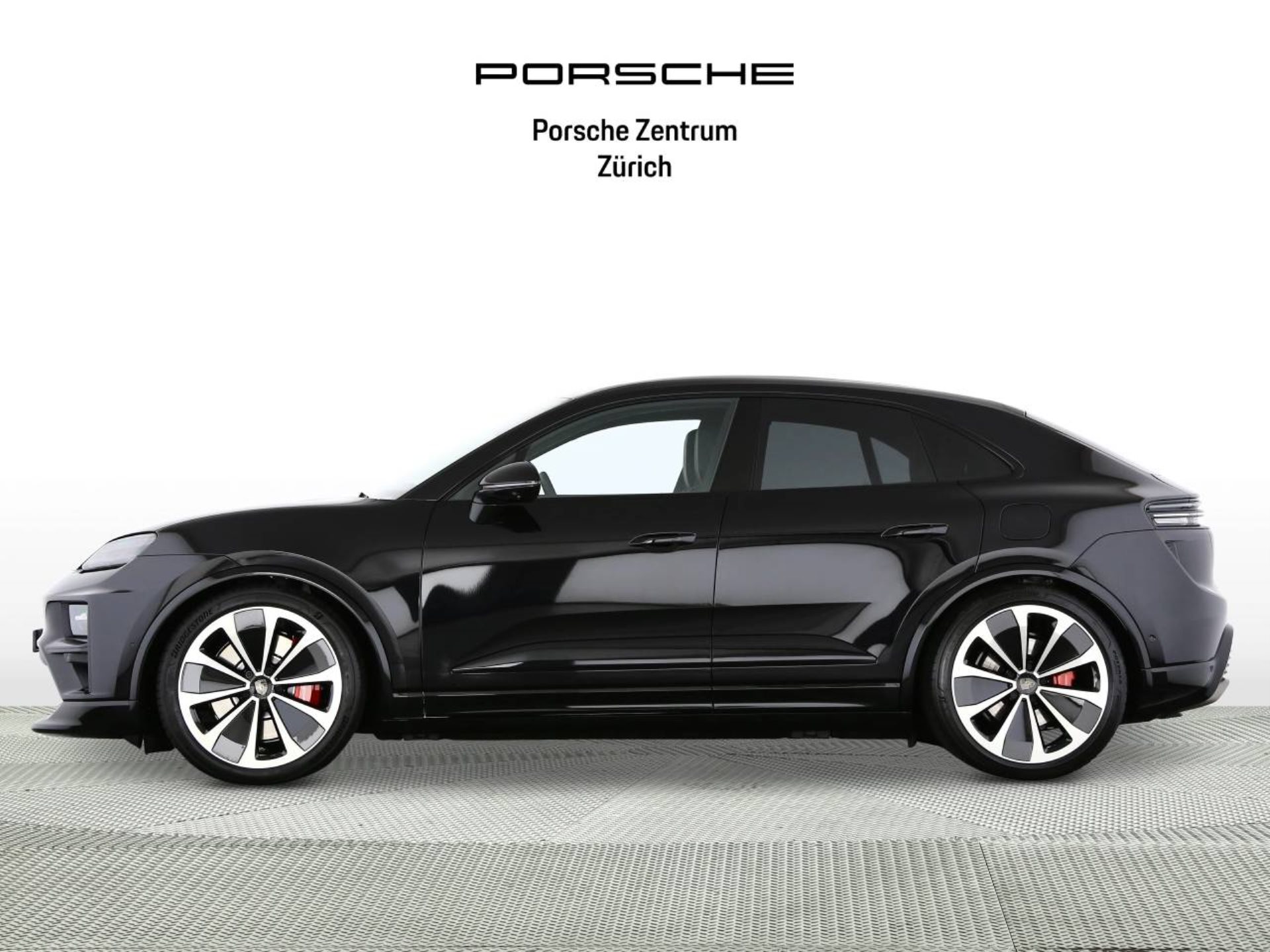 PORSCHE Macan Turbo-image-1