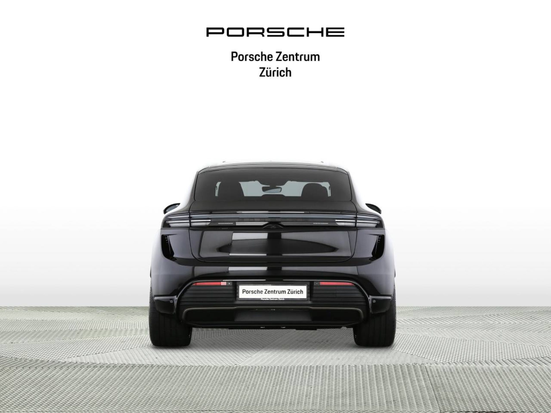 PORSCHE Macan Turbo-image-7