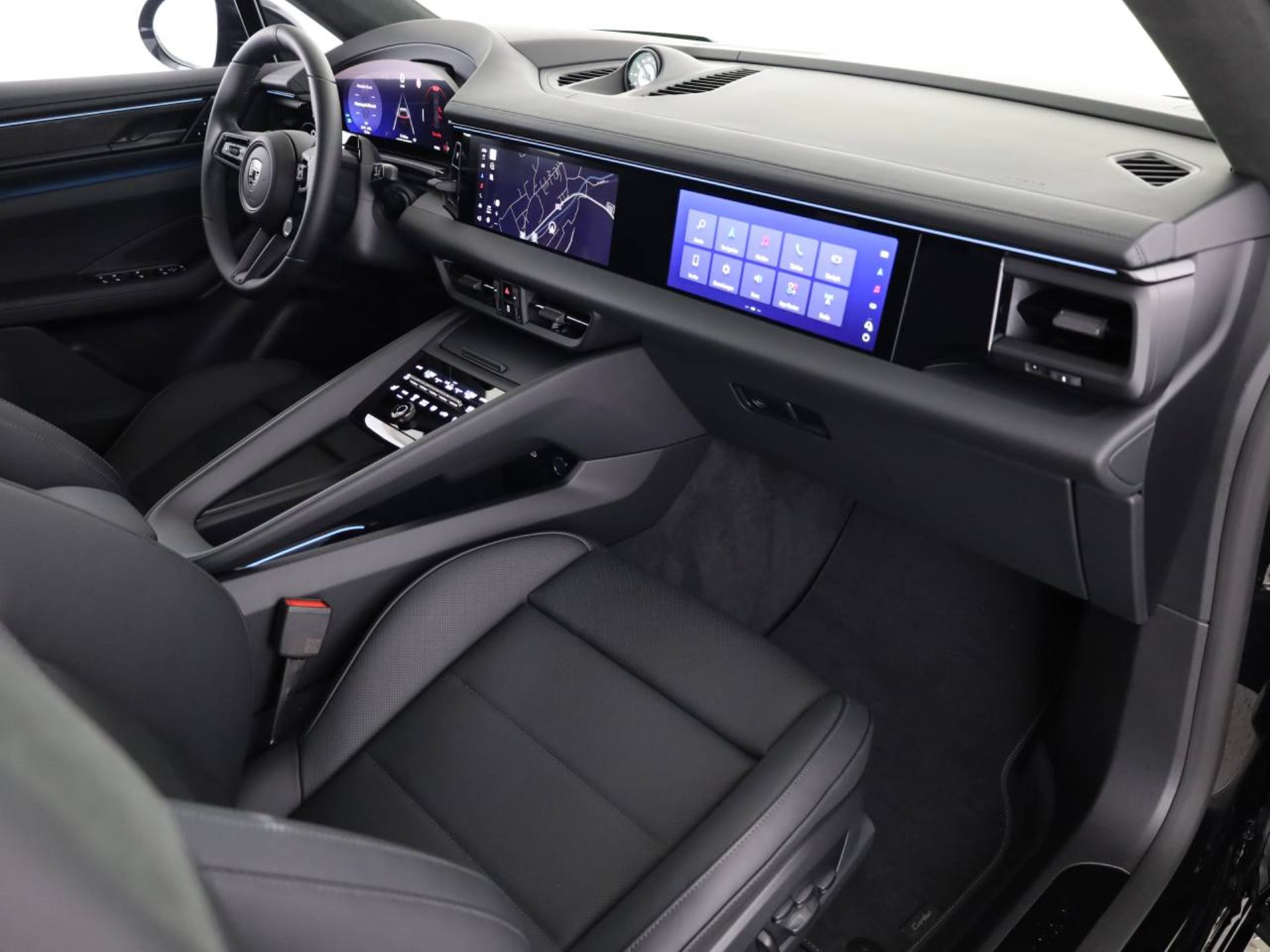 PORSCHE Macan Turbo-image-9
