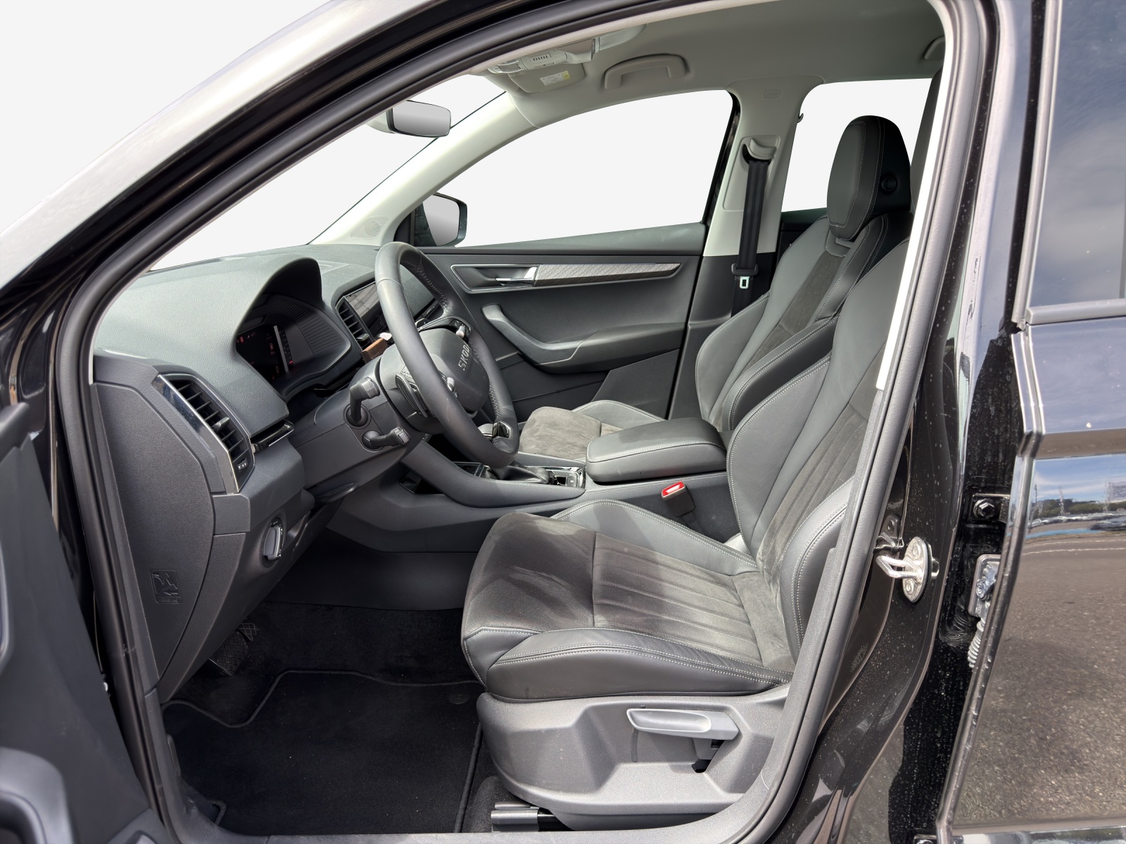 SKODA Karoq 1.5 TSI Dynamic DSG-image-7