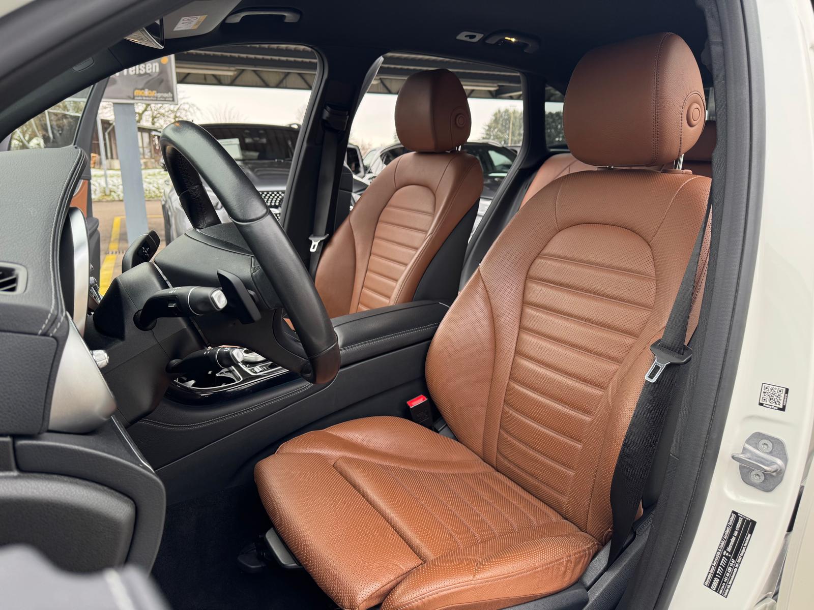 MERCEDES-BENZ GLC 350 e AMG Line 4Matic 7G-Tronic-image-12