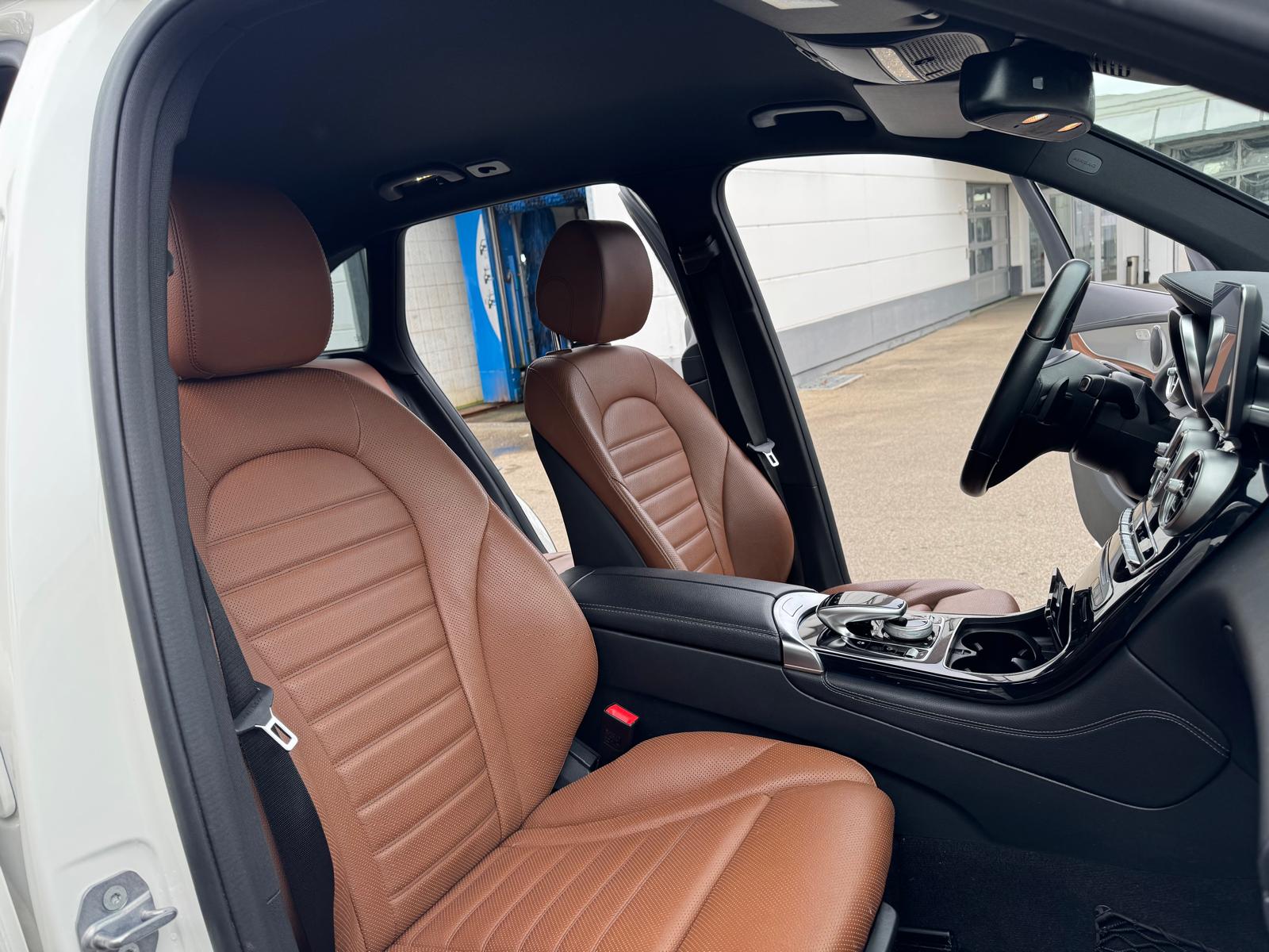 MERCEDES-BENZ GLC 350 e AMG Line 4Matic 7G-Tronic-image-13