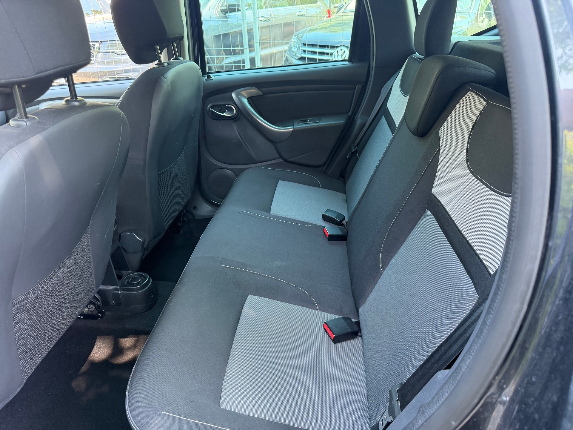 DACIA Duster 1.5 dCi Lauréate 4x4-image-7