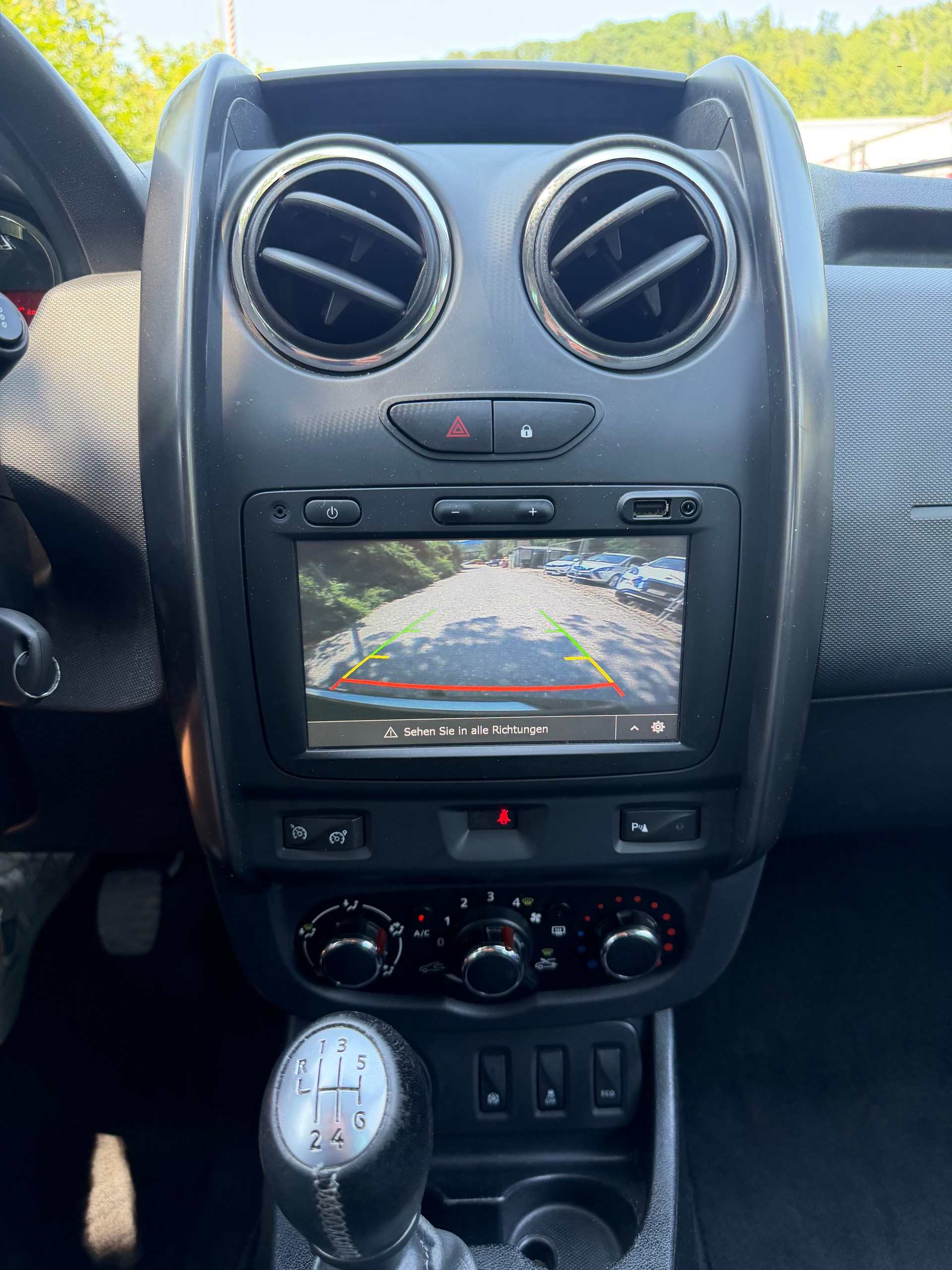 DACIA Duster 1.5 dCi Lauréate 4x4-image-9