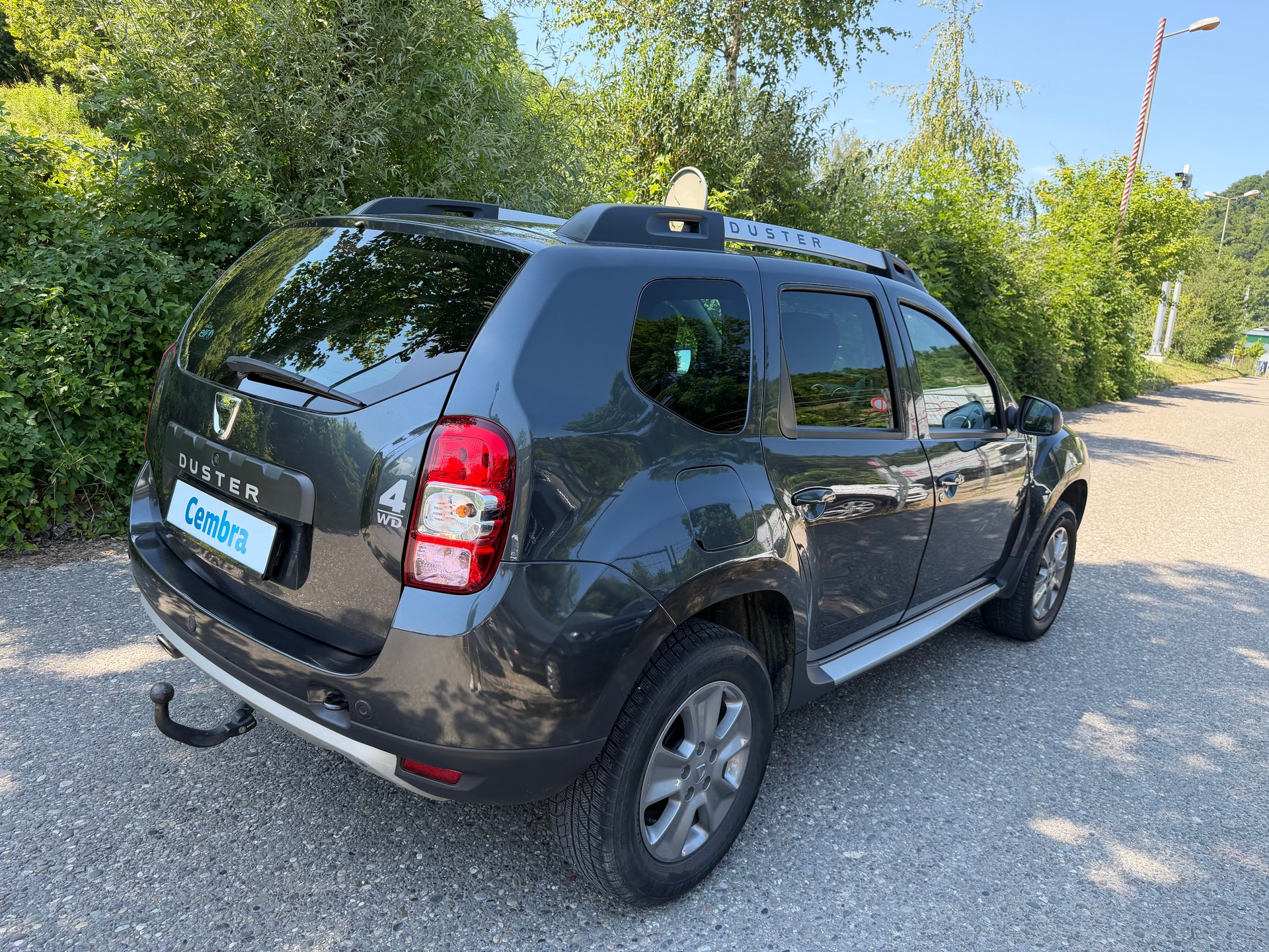 DACIA Duster 1.5 dCi Lauréate 4x4-image-3
