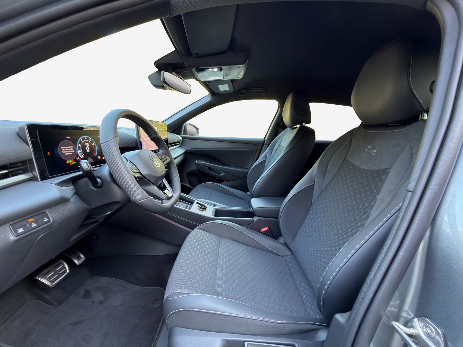 VW T-Roc 1.5 eTSI mHEV R-Line DSG-image-7