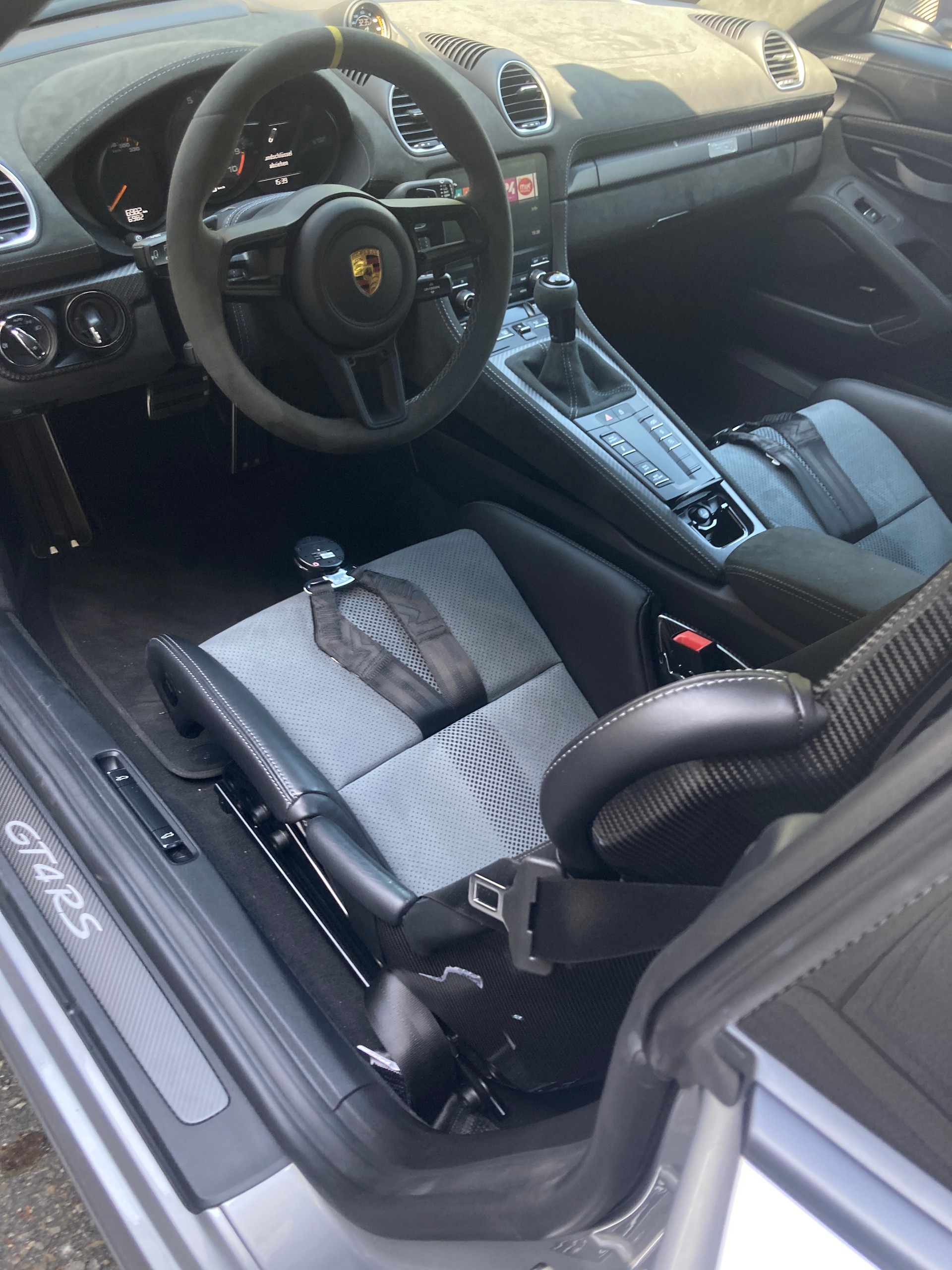 PORSCHE GT4 RS-image-3